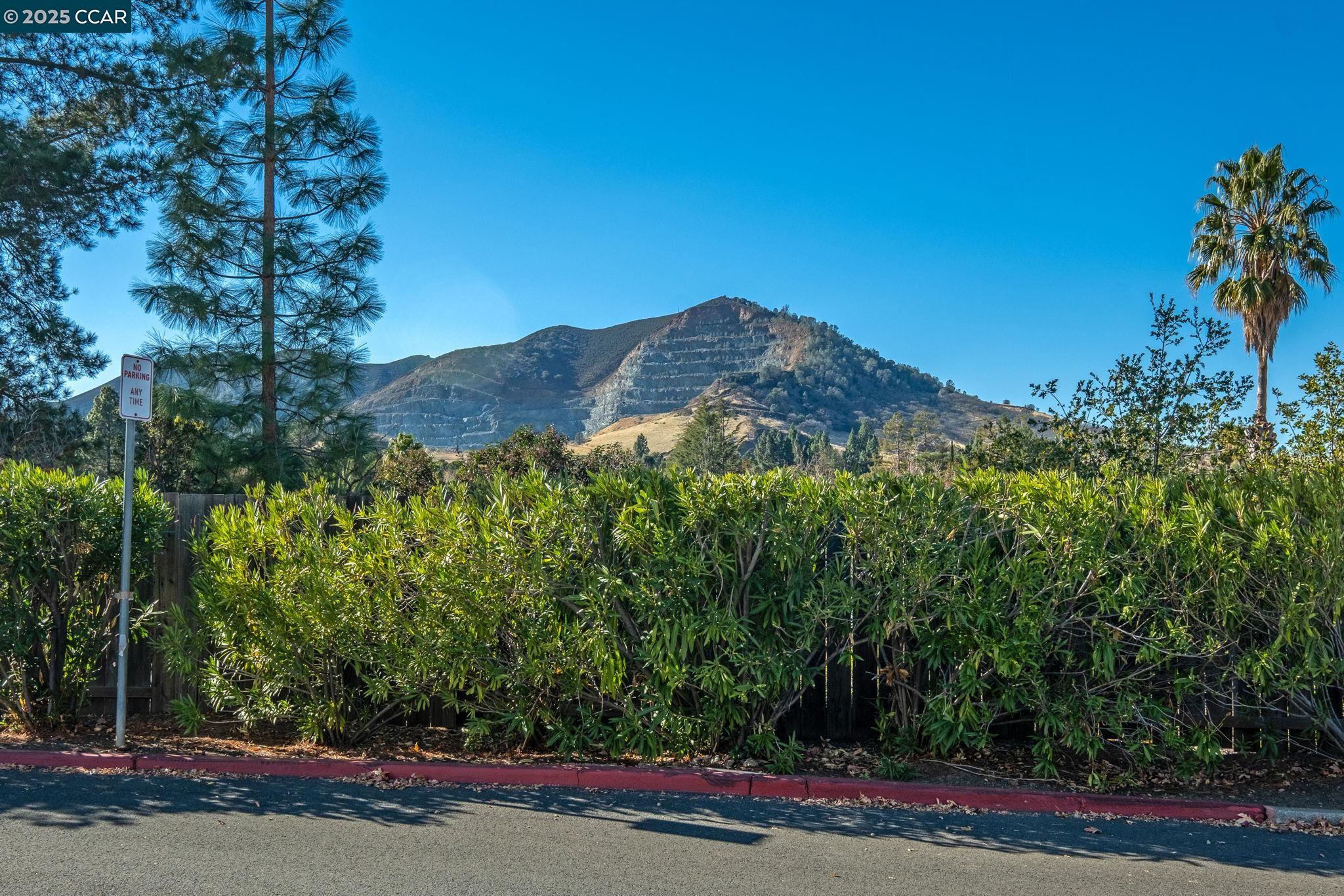 Detail Gallery Image 23 of 27 For 20 Clark Creek Cir, Clayton,  CA 94517 - 3 Beds | 2 Baths