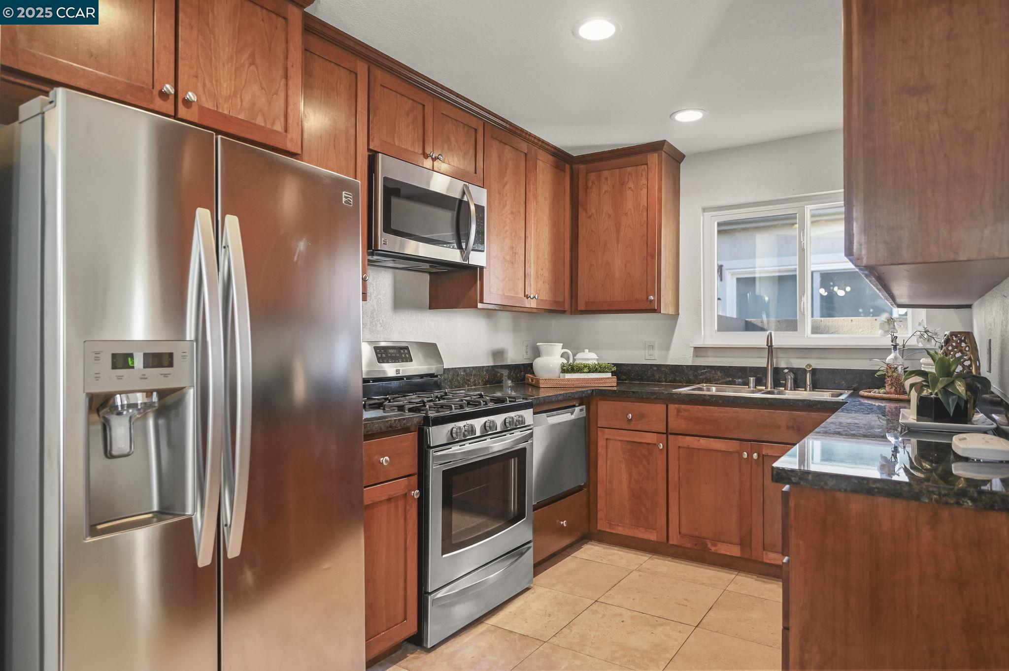 Detail Gallery Image 7 of 27 For 20 Clark Creek Cir, Clayton,  CA 94517 - 3 Beds | 2 Baths