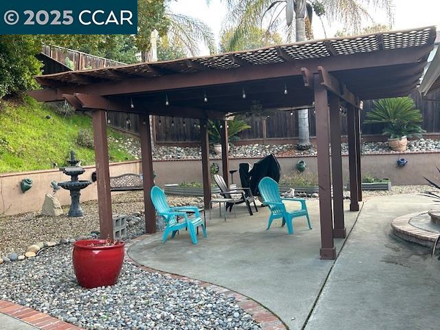 Detail Gallery Image 8 of 14 For 3745 Northridge Drive, Concord,  CA 94518-1646 - 4 Beds | 2 Baths