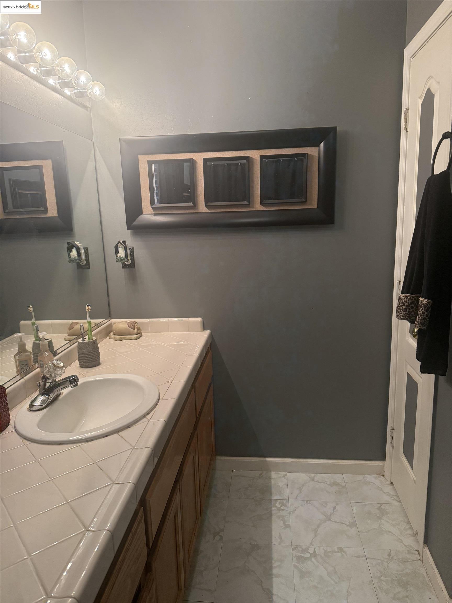 Detail Gallery Image 9 of 11 For 628 Norboe, Corcoran,  CA 93212 - 4 Beds | 2 Baths