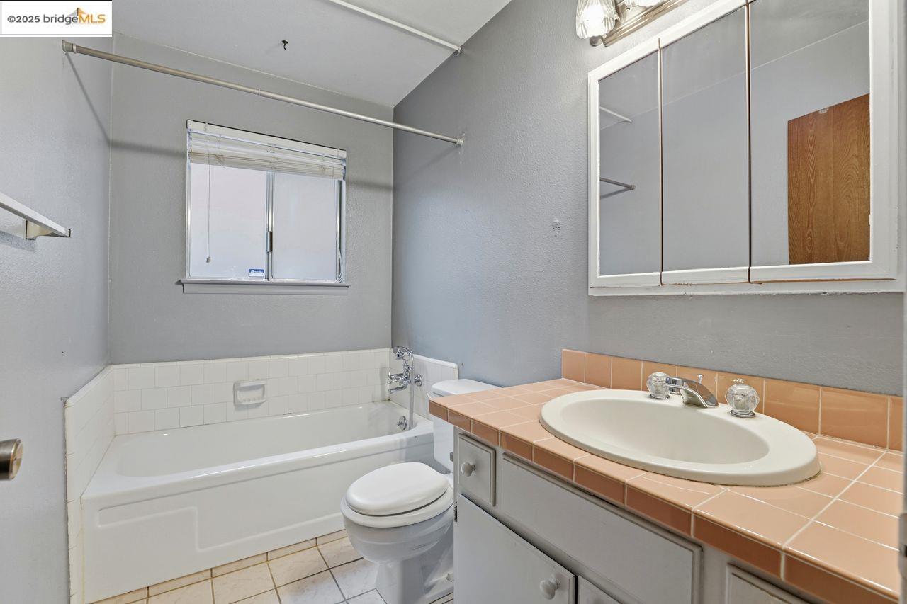 Detail Gallery Image 27 of 36 For 3239 W Creek, Stockton,  CA 95209 - 3 Beds | 2 Baths