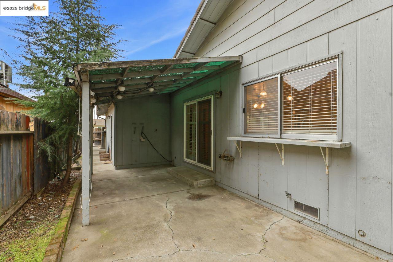 Detail Gallery Image 32 of 36 For 3239 W Creek, Stockton,  CA 95209 - 3 Beds | 2 Baths