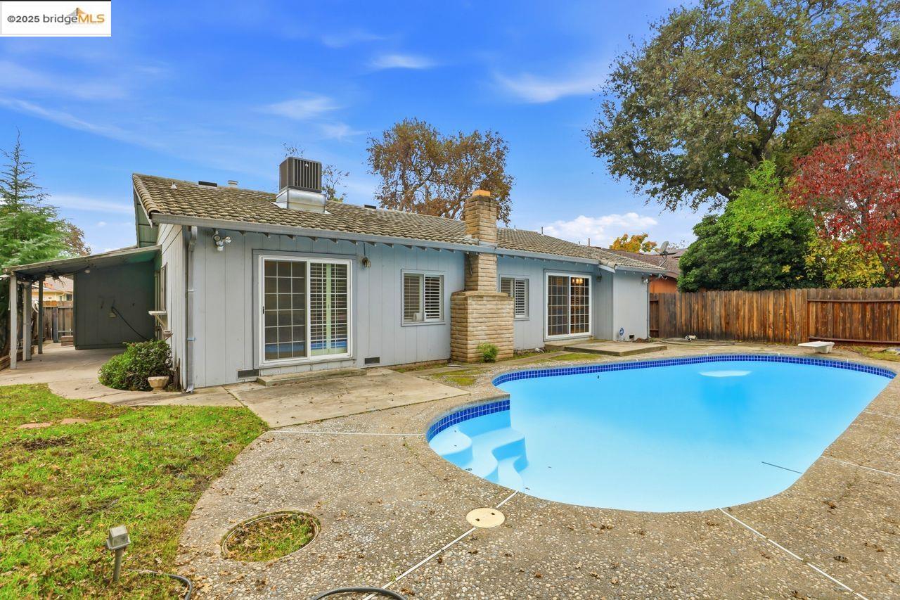 Detail Gallery Image 34 of 36 For 3239 W Creek, Stockton,  CA 95209 - 3 Beds | 2 Baths