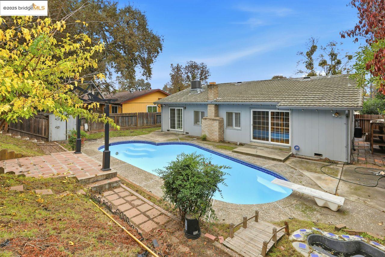 Detail Gallery Image 35 of 36 For 3239 W Creek, Stockton,  CA 95209 - 3 Beds | 2 Baths