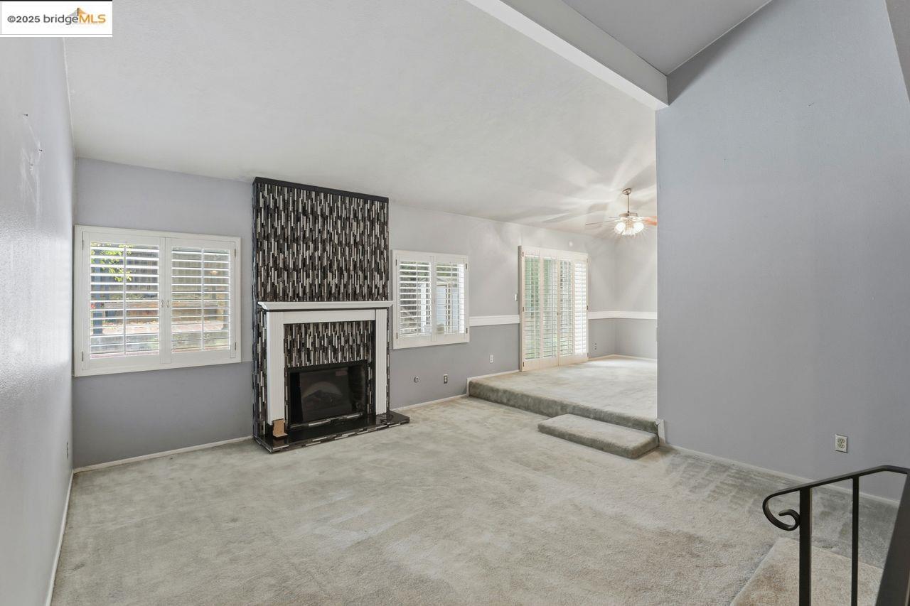 Detail Gallery Image 7 of 36 For 3239 W Creek, Stockton,  CA 95209 - 3 Beds | 2 Baths