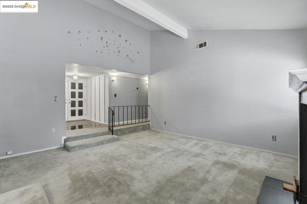 Detail Gallery Image 9 of 36 For 3239 W Creek, Stockton,  CA 95209 - 3 Beds | 2 Baths