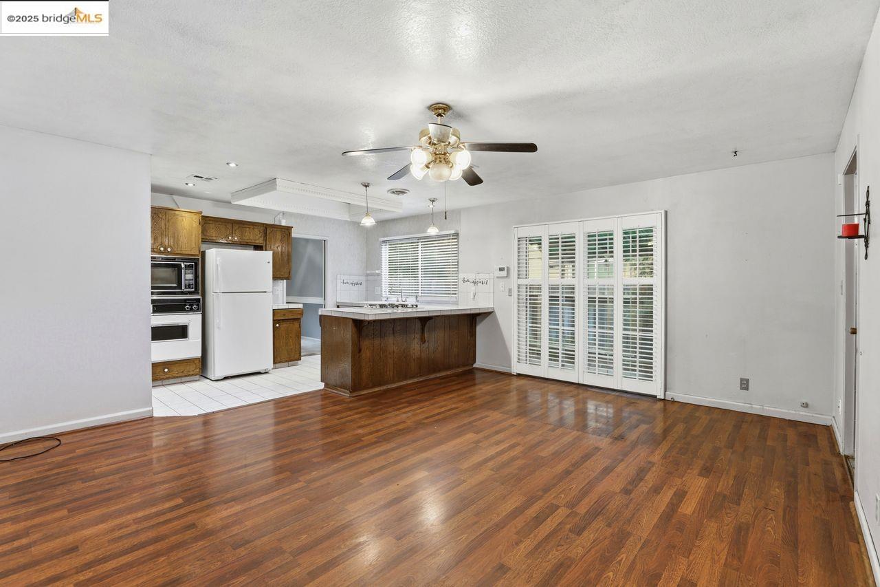 Detail Gallery Image 10 of 36 For 3239 W Creek, Stockton,  CA 95209 - 3 Beds | 2 Baths