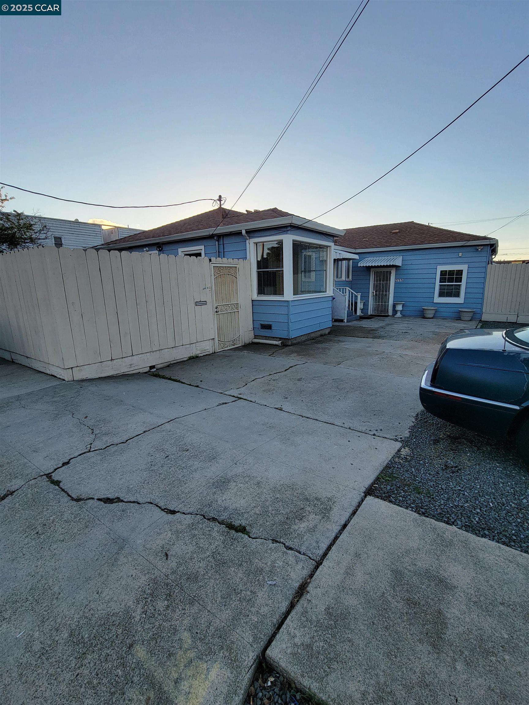 Detail Gallery Image 2 of 22 For 2717 21st St, San Pablo,  CA 94806 - 4 Beds | 2 Baths