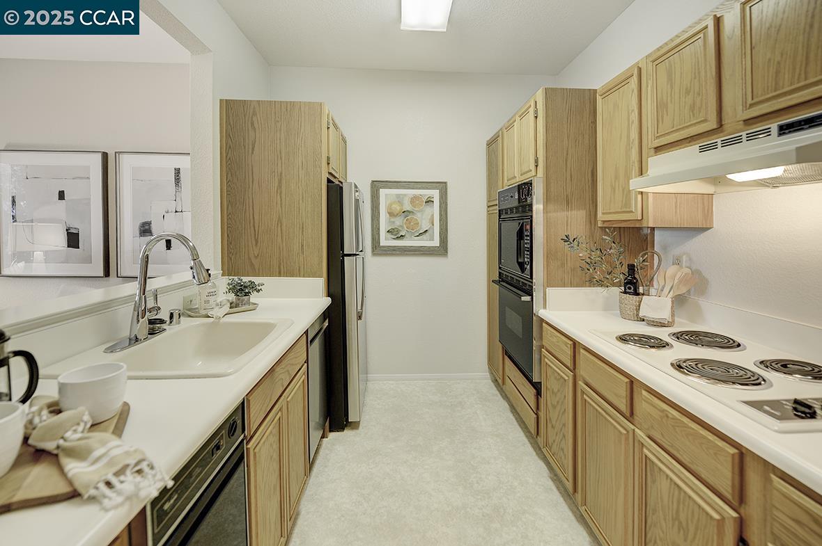 Detail Gallery Image 12 of 45 For 1860 Tice Creek Dr #1239,  Walnut Creek,  CA 94595 - 2 Beds | 2 Baths