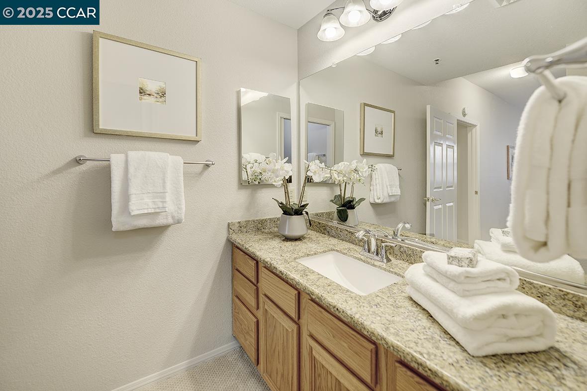 Detail Gallery Image 28 of 45 For 1860 Tice Creek Dr #1239,  Walnut Creek,  CA 94595 - 2 Beds | 2 Baths