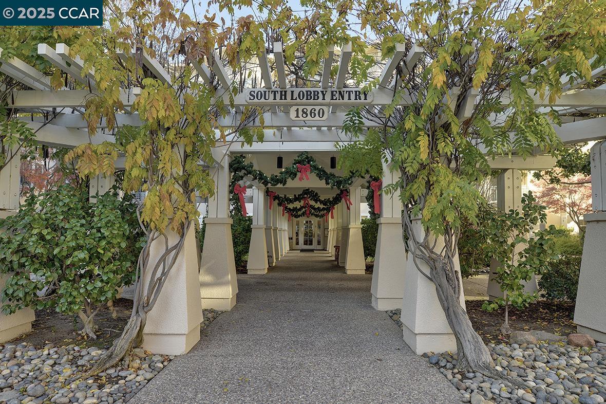 Detail Gallery Image 30 of 45 For 1860 Tice Creek Dr #1239,  Walnut Creek,  CA 94595 - 2 Beds | 2 Baths