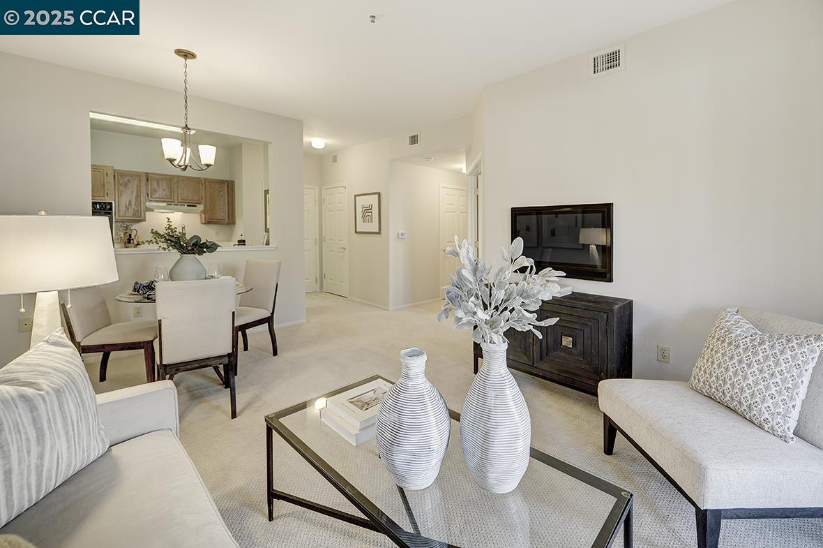 Detail Gallery Image 9 of 45 For 1860 Tice Creek Dr #1239,  Walnut Creek,  CA 94595 - 2 Beds | 2 Baths