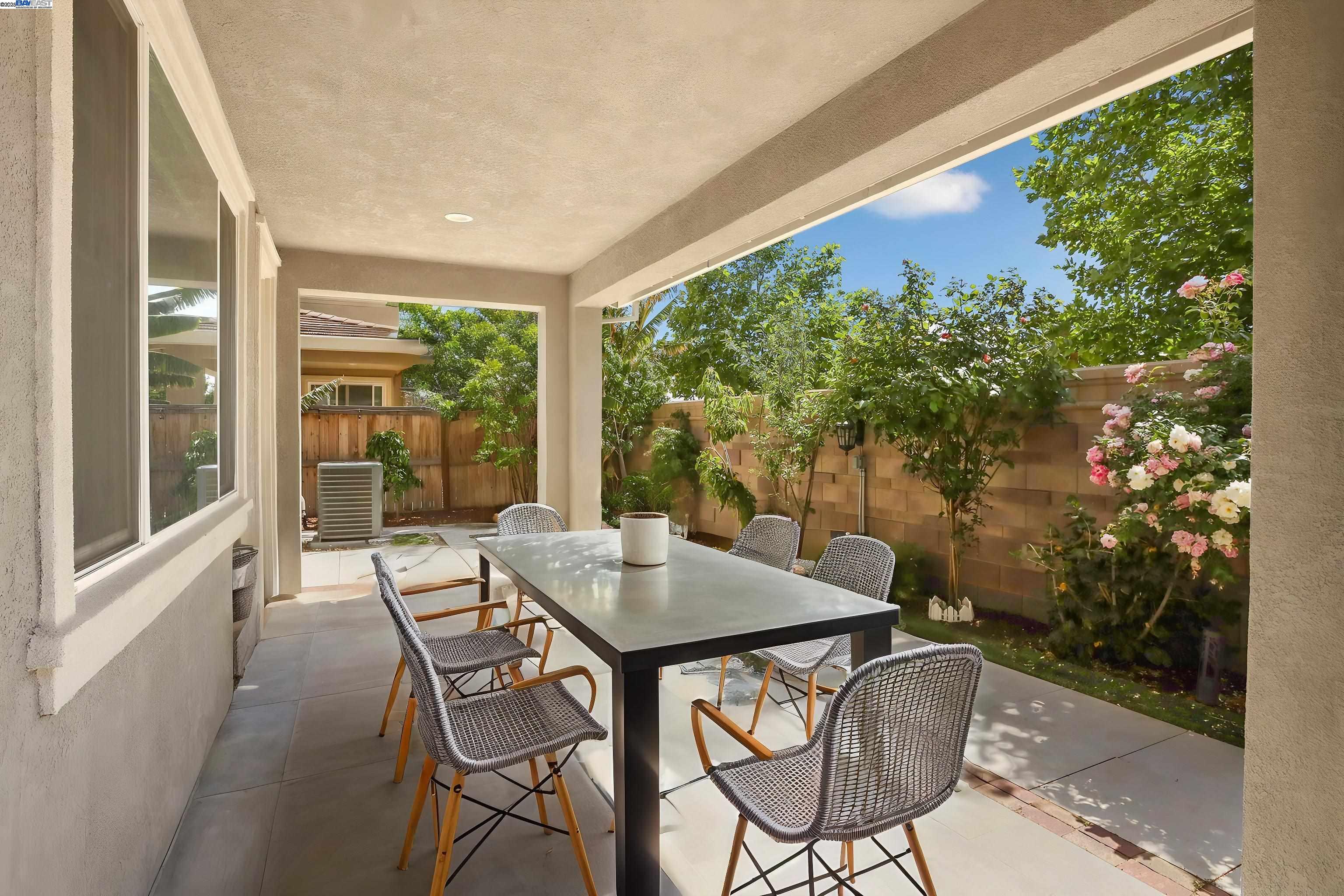 Detail Gallery Image 12 of 60 For 1503 S Oliveira Dr, Mountain House,  CA 95391 - 4 Beds | 3 Baths