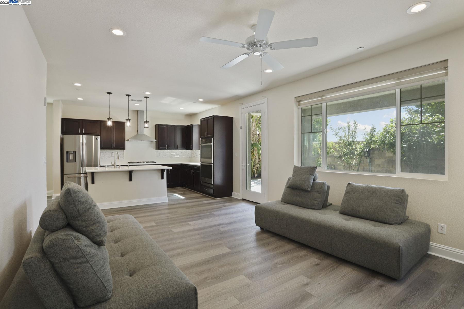 Detail Gallery Image 30 of 60 For 1503 S Oliveira Dr, Mountain House,  CA 95391 - 4 Beds | 3 Baths