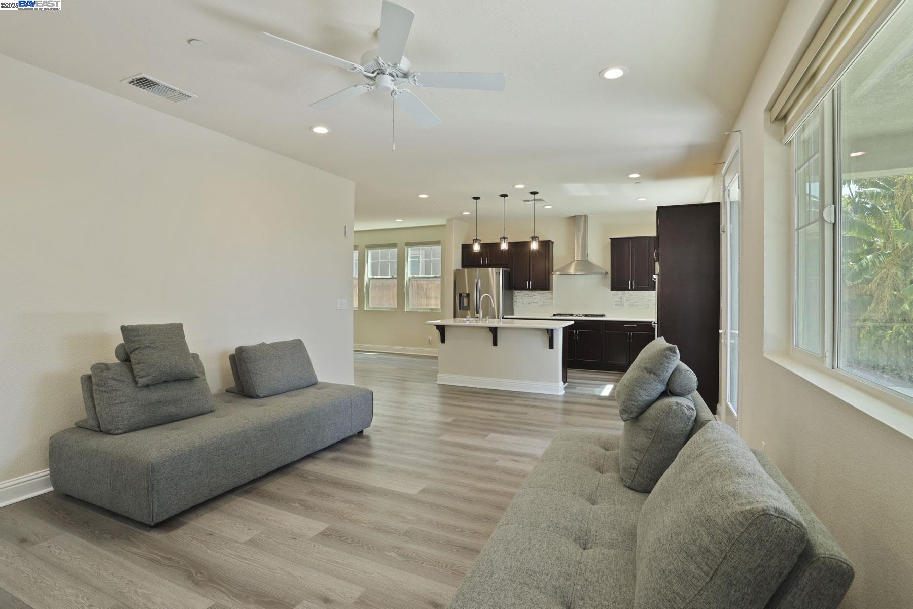 Detail Gallery Image 31 of 60 For 1503 S Oliveira Dr, Mountain House,  CA 95391 - 4 Beds | 3 Baths