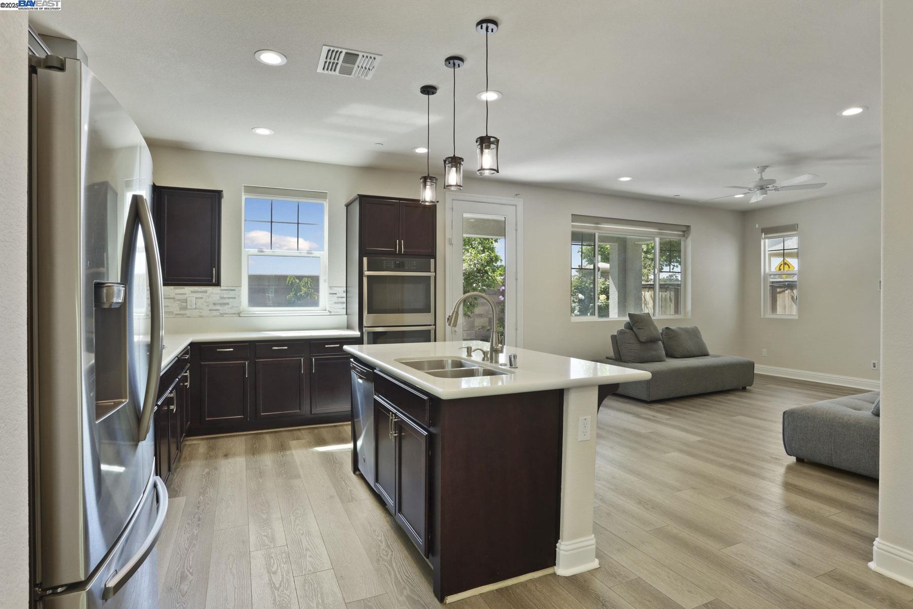 Detail Gallery Image 33 of 60 For 1503 S Oliveira Dr, Mountain House,  CA 95391 - 4 Beds | 3 Baths