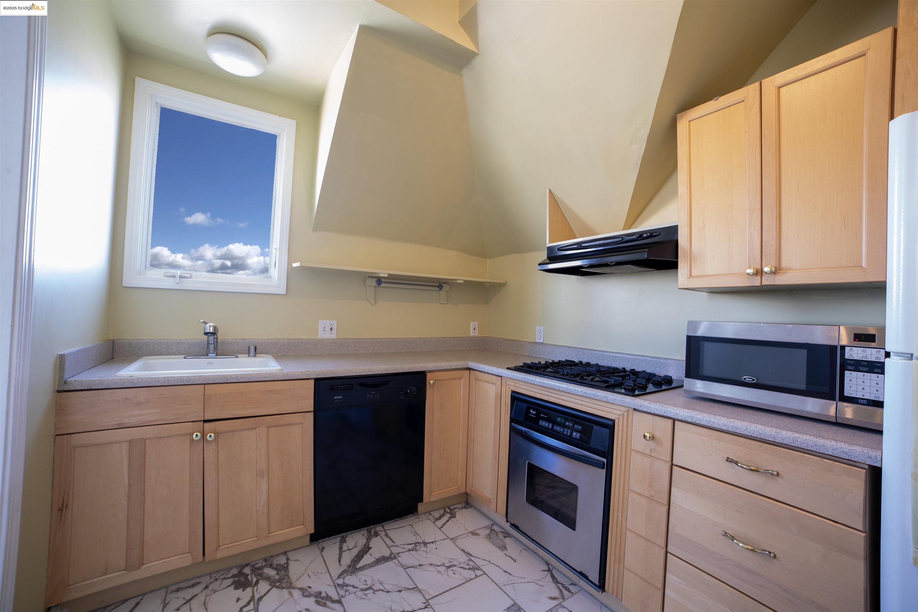 Detail Gallery Image 28 of 37 For 1009 Madison St, Oakland,  CA 94607 - – Beds | – Baths