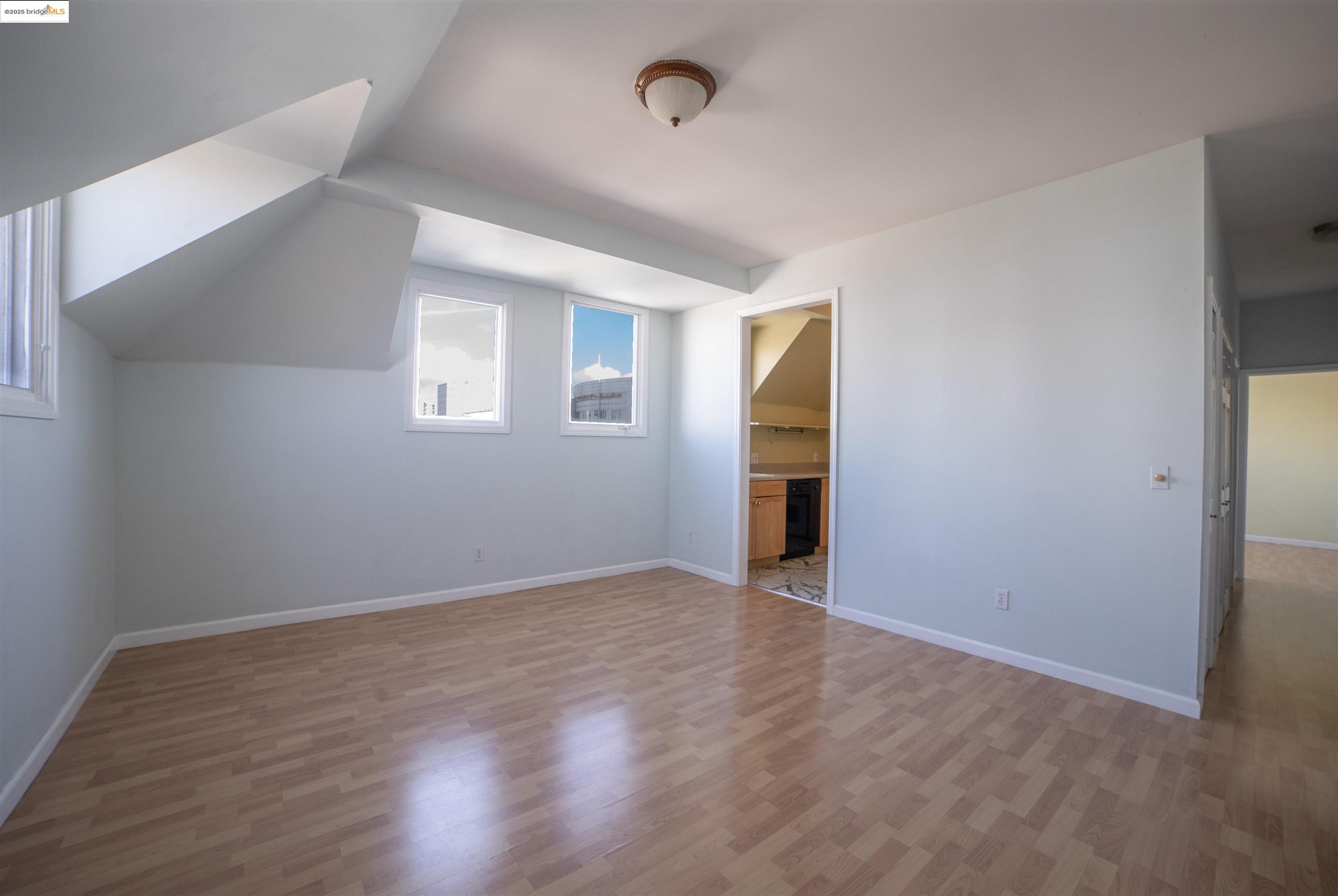 Detail Gallery Image 29 of 37 For 1009 Madison St, Oakland,  CA 94607 - – Beds | – Baths