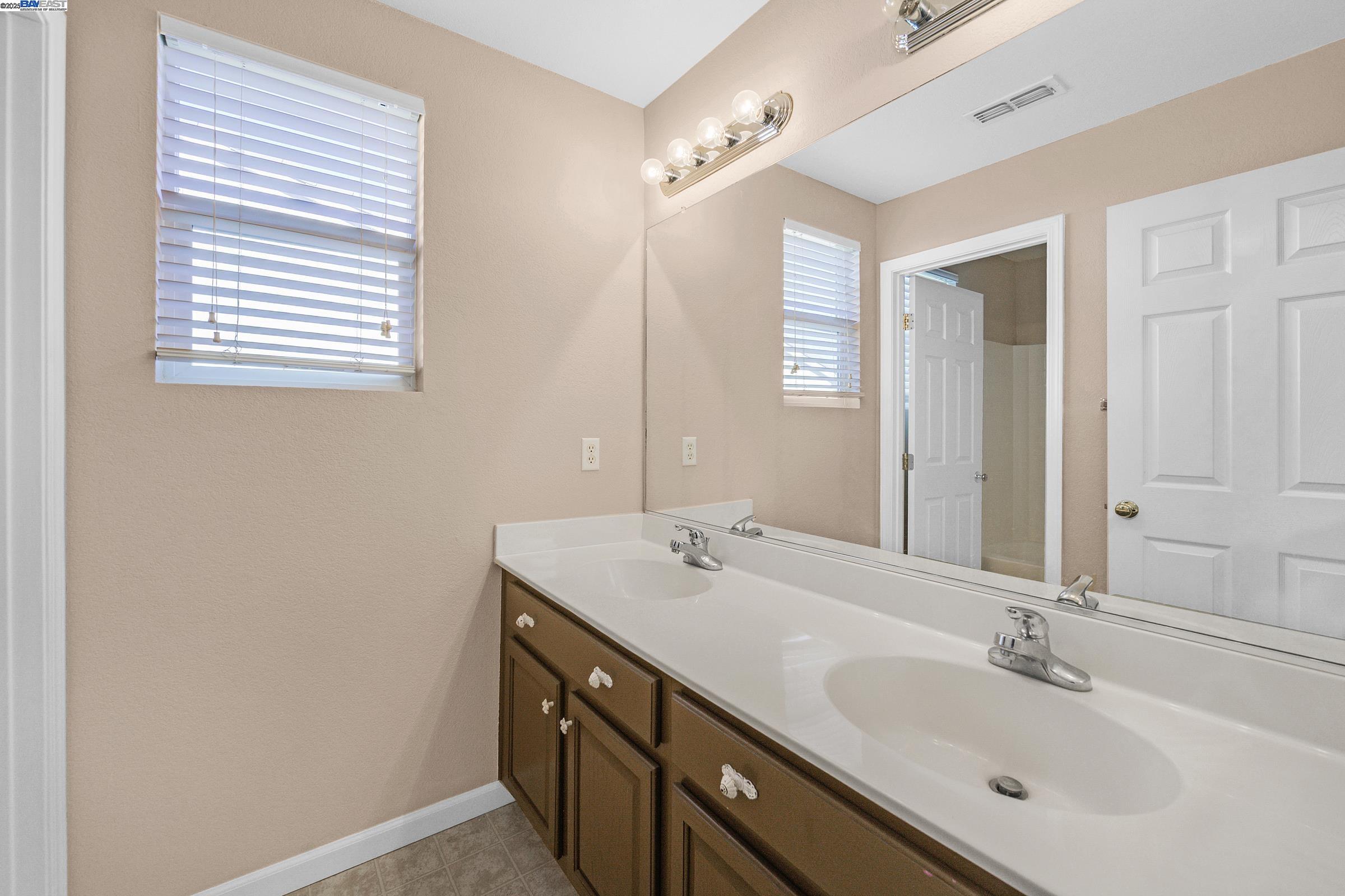 Detail Gallery Image 33 of 60 For 1419 Nubian St, Patterson,  CA 95363 - 5 Beds | 3/1 Baths