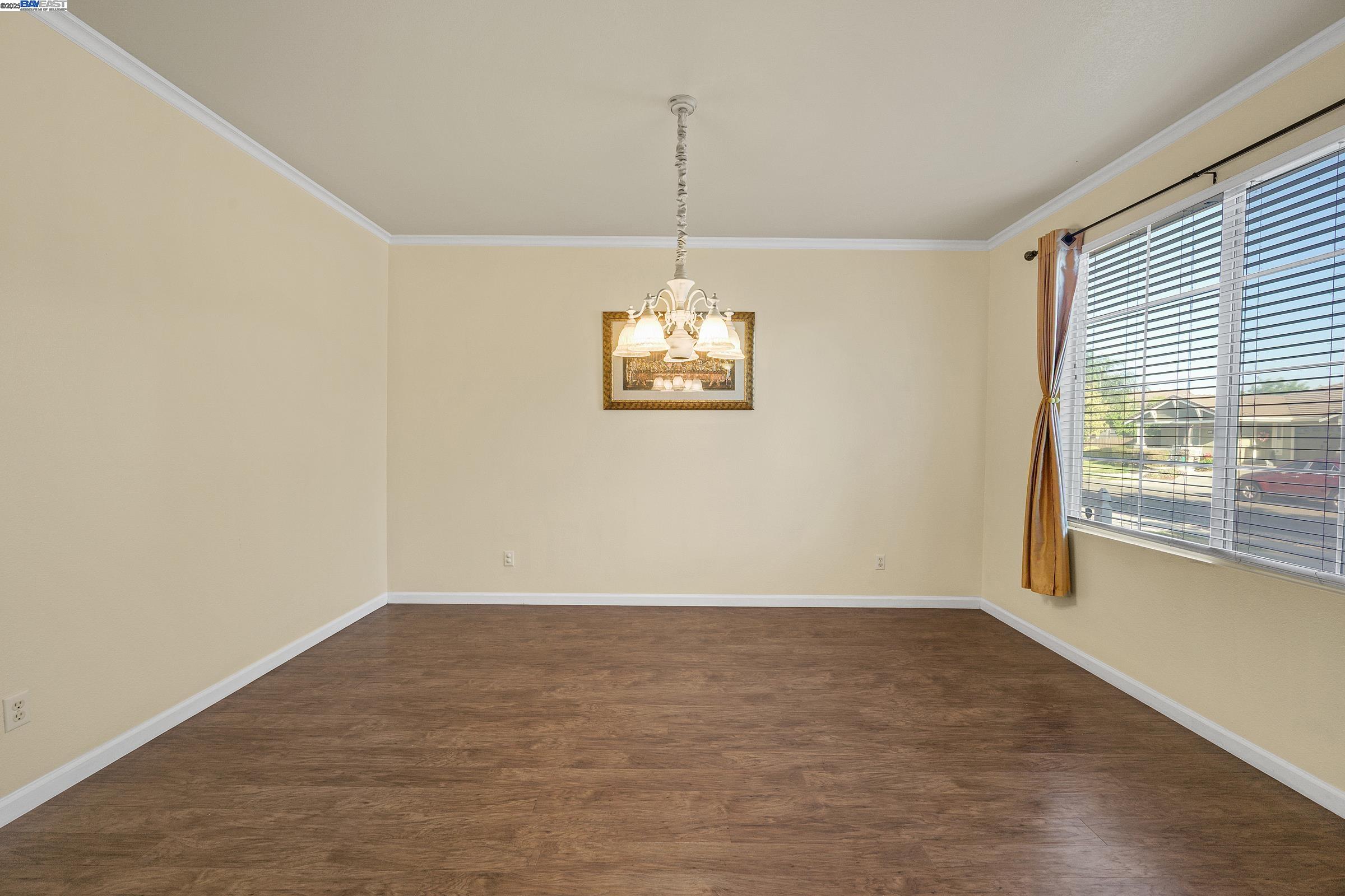 Detail Gallery Image 8 of 60 For 1419 Nubian St, Patterson,  CA 95363 - 5 Beds | 3/1 Baths