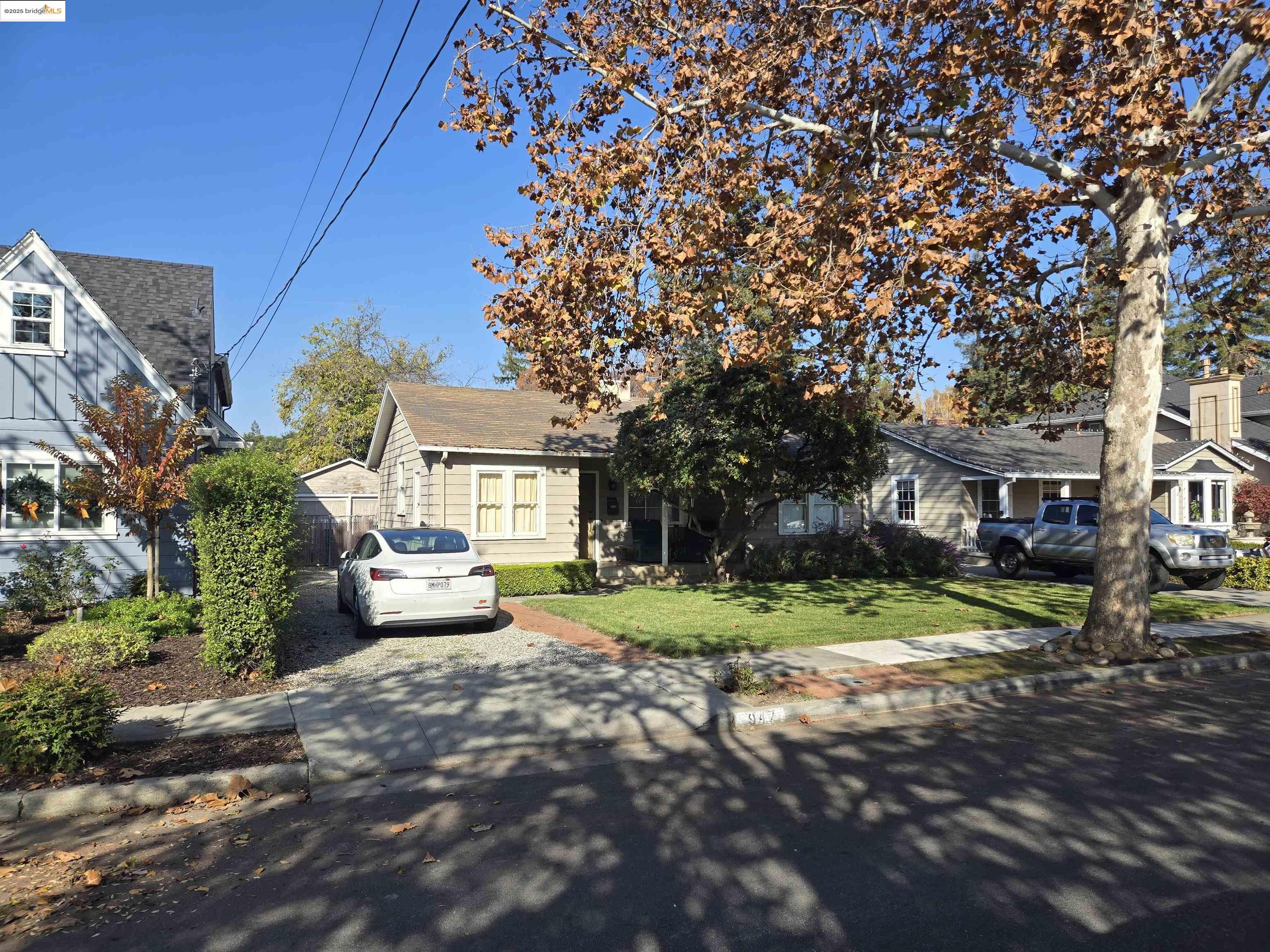 Front Image Thumbnail for EB41119156