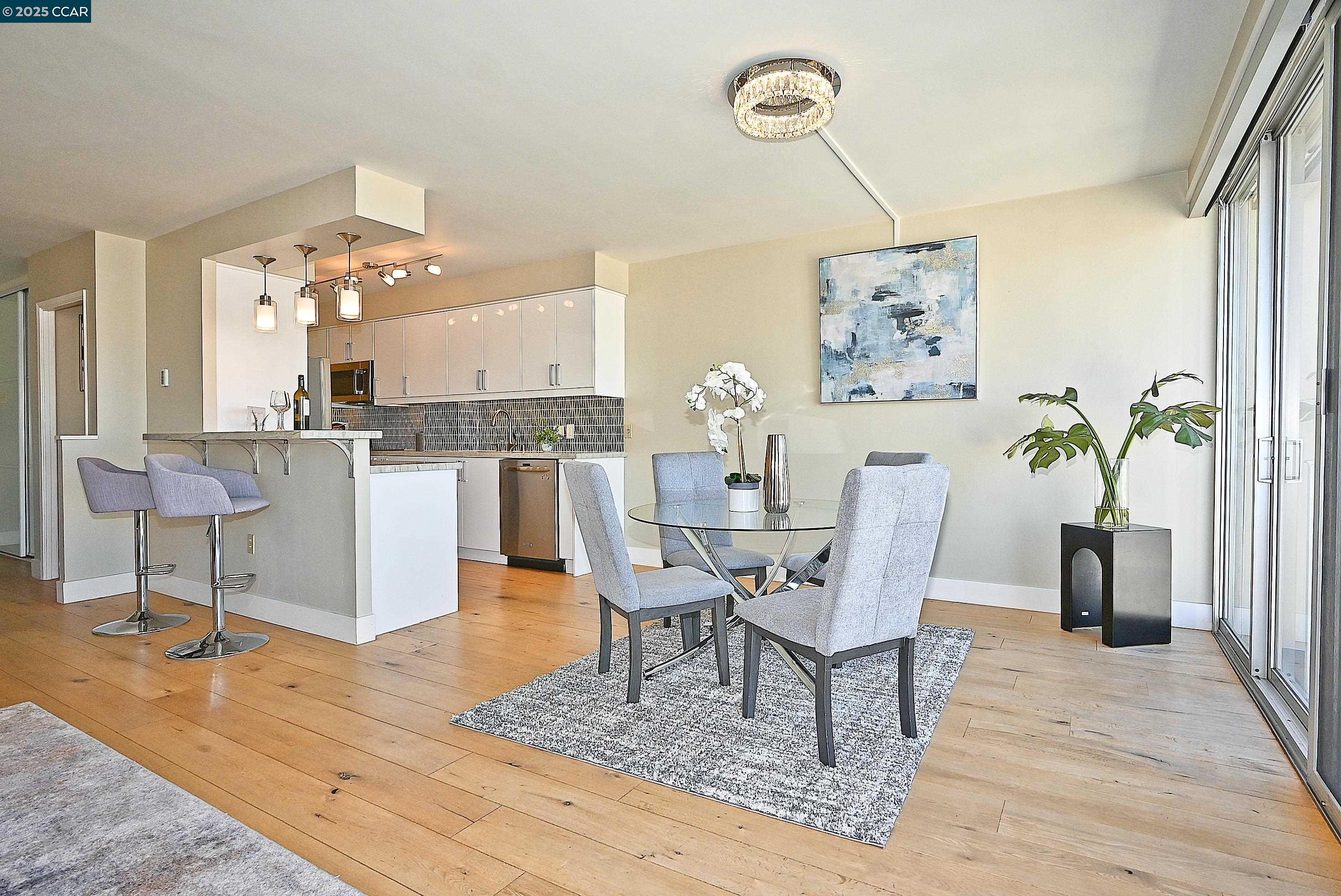 Detail Gallery Image 18 of 38 For 1555 Lakeside Drive #184,  Oakland,  CA 94612 - 2 Beds | 2 Baths