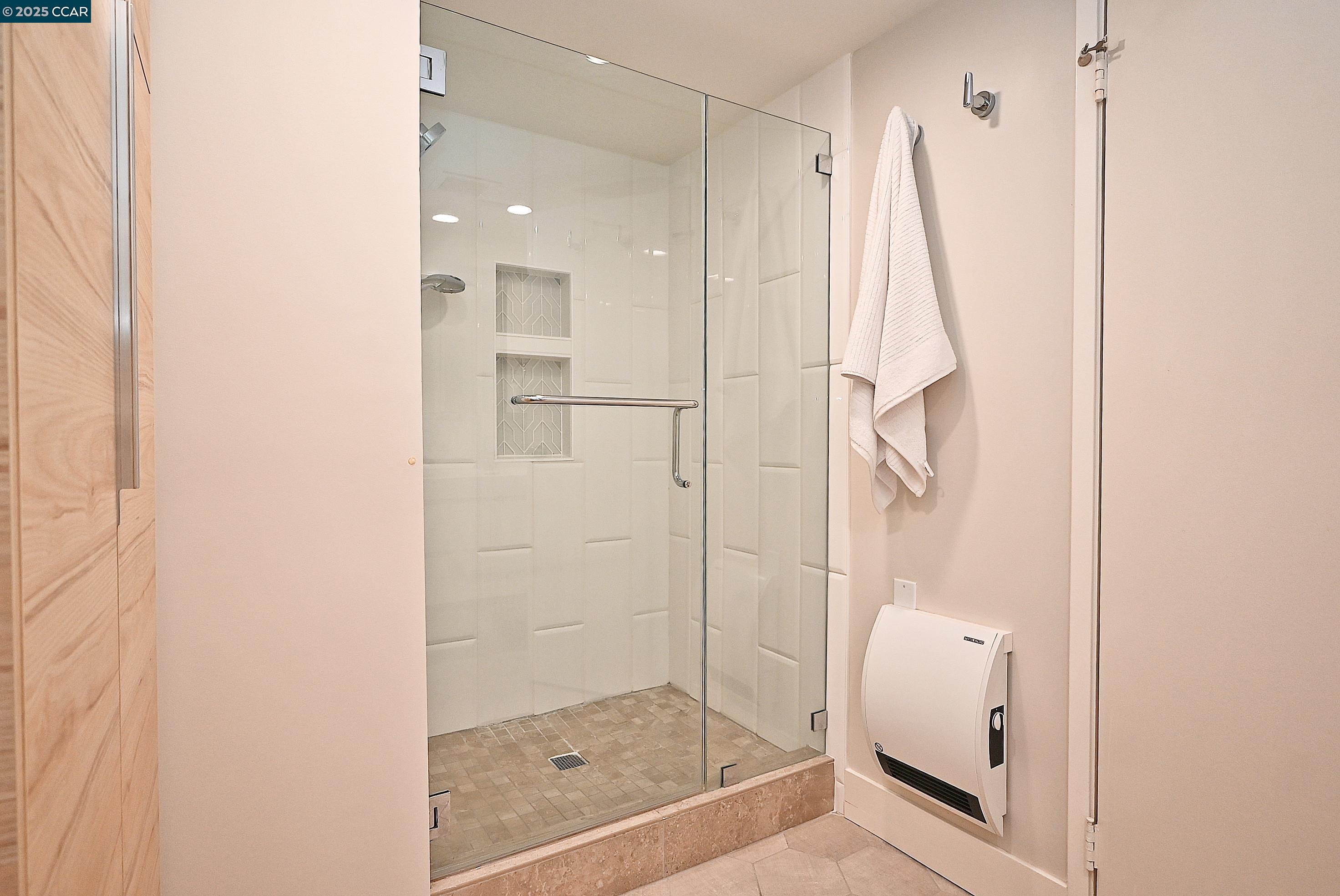 Detail Gallery Image 28 of 38 For 1555 Lakeside Drive #184,  Oakland,  CA 94612 - 2 Beds | 2 Baths