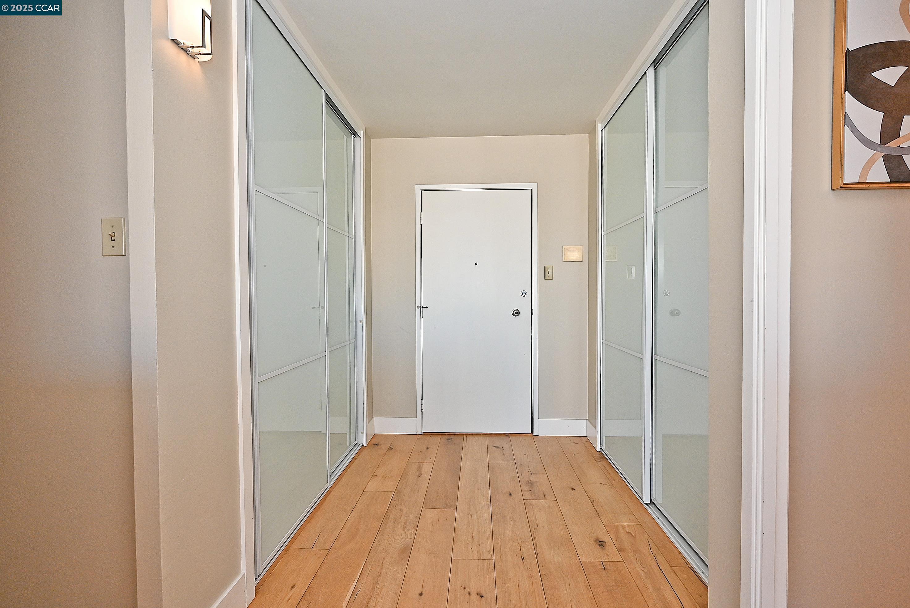 Detail Gallery Image 32 of 38 For 1555 Lakeside Drive #184,  Oakland,  CA 94612 - 2 Beds | 2 Baths