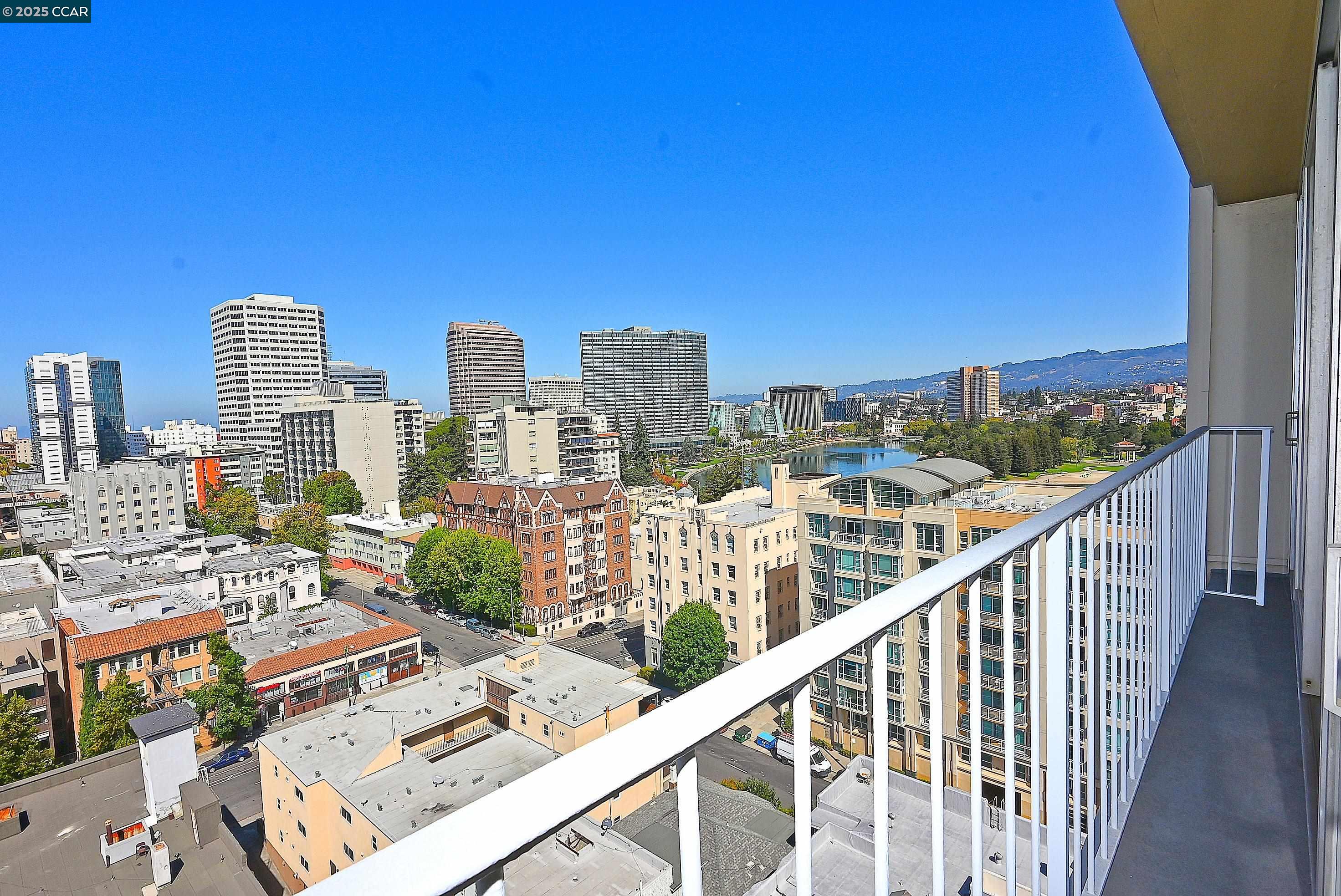 Detail Gallery Image 34 of 38 For 1555 Lakeside Drive #184,  Oakland,  CA 94612 - 2 Beds | 2 Baths