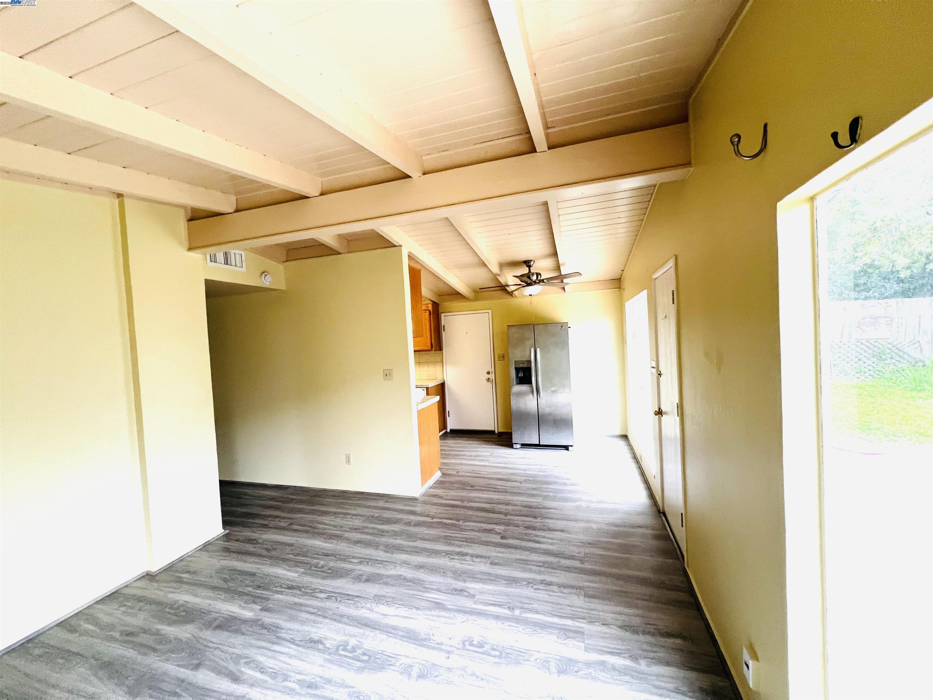 Detail Gallery Image 8 of 14 For 739 M St, Davis,  CA 95616 - 3 Beds | 1 Baths