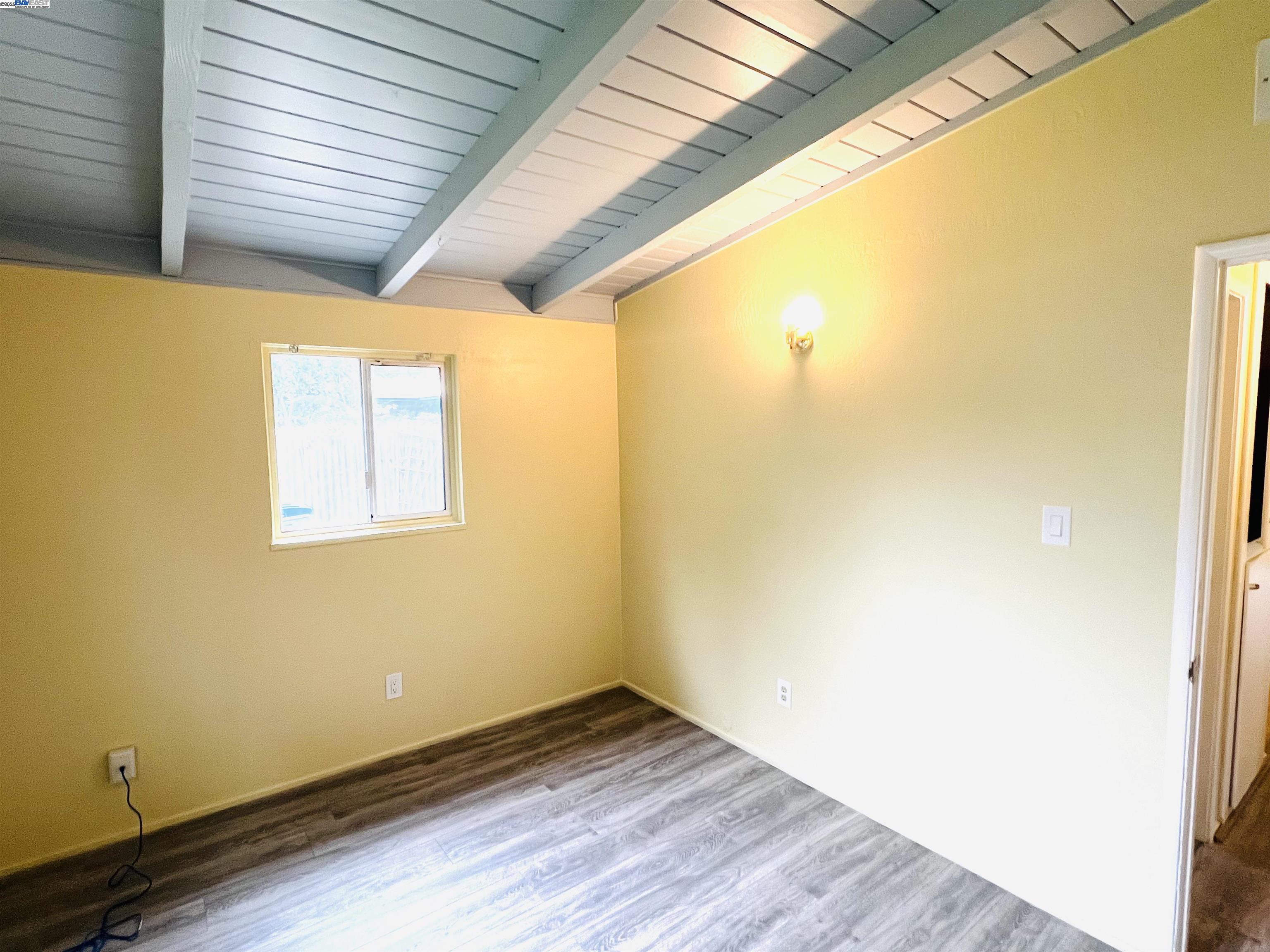 Detail Gallery Image 10 of 14 For 739 M St, Davis,  CA 95616 - 3 Beds | 1 Baths