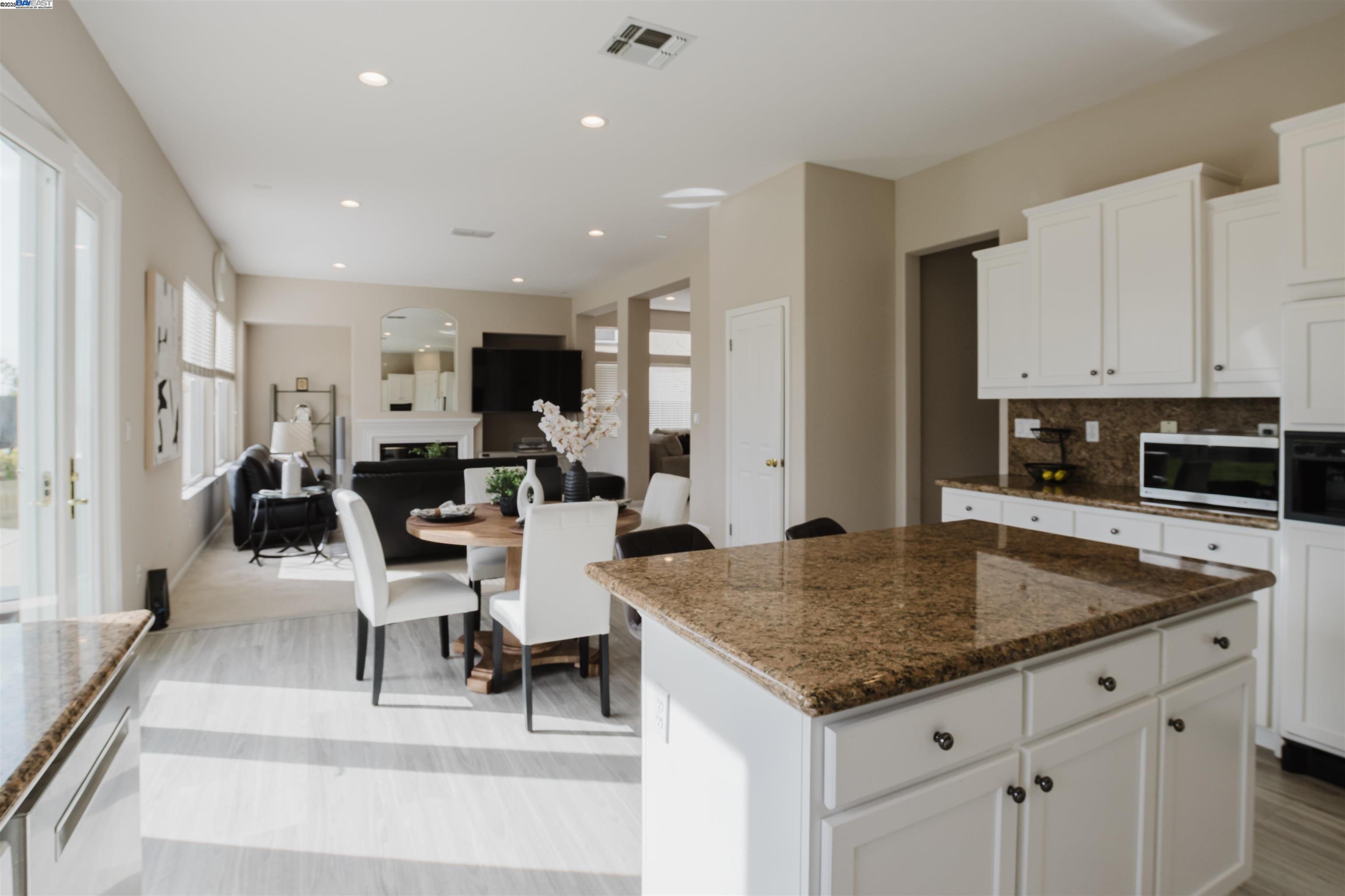 Detail Gallery Image 15 of 38 For 25657 Crestfield Dr, Castro Valley,  CA 94552 - 5 Beds | 3 Baths