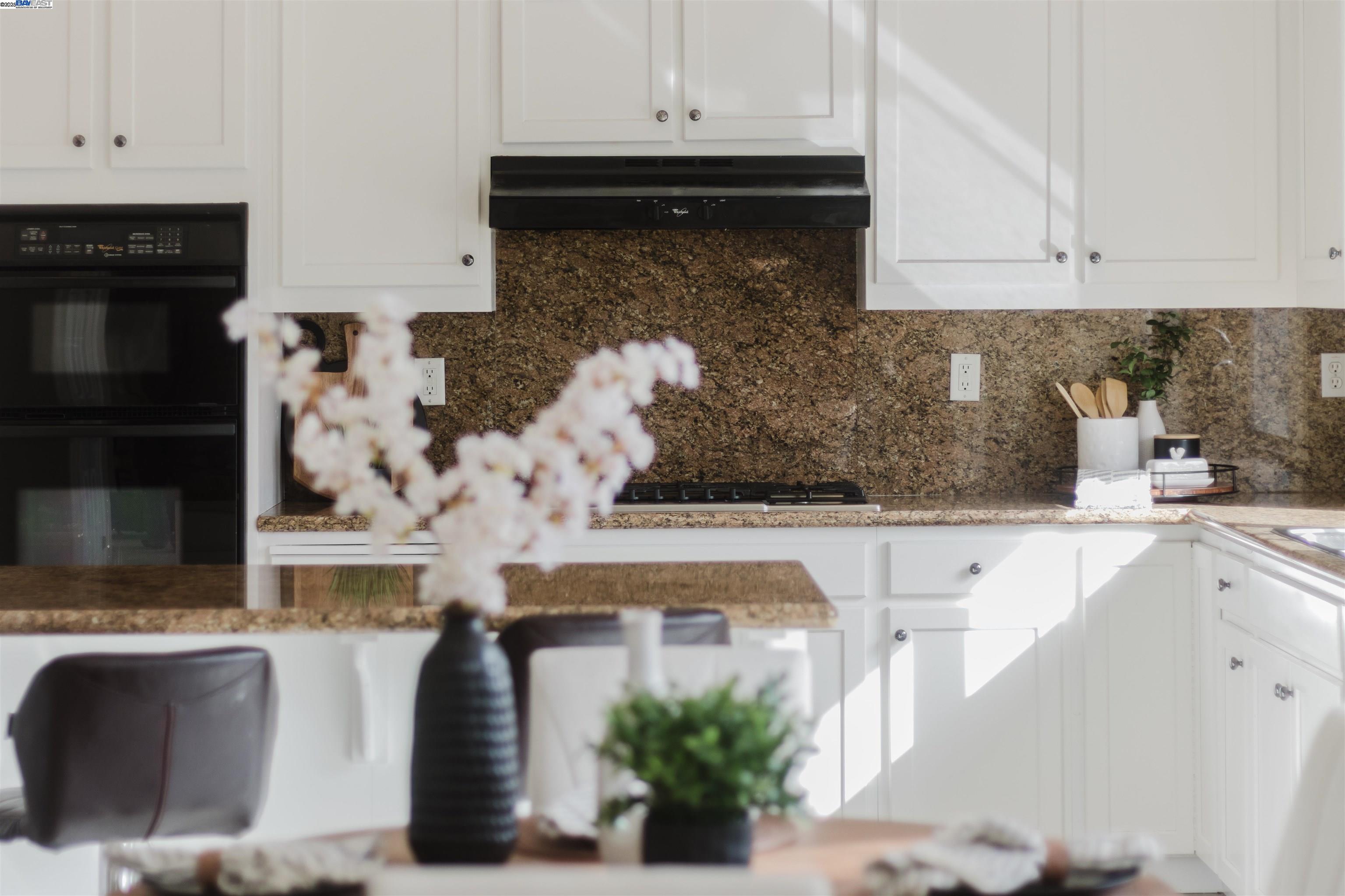 Detail Gallery Image 19 of 38 For 25657 Crestfield Dr, Castro Valley,  CA 94552 - 5 Beds | 3 Baths