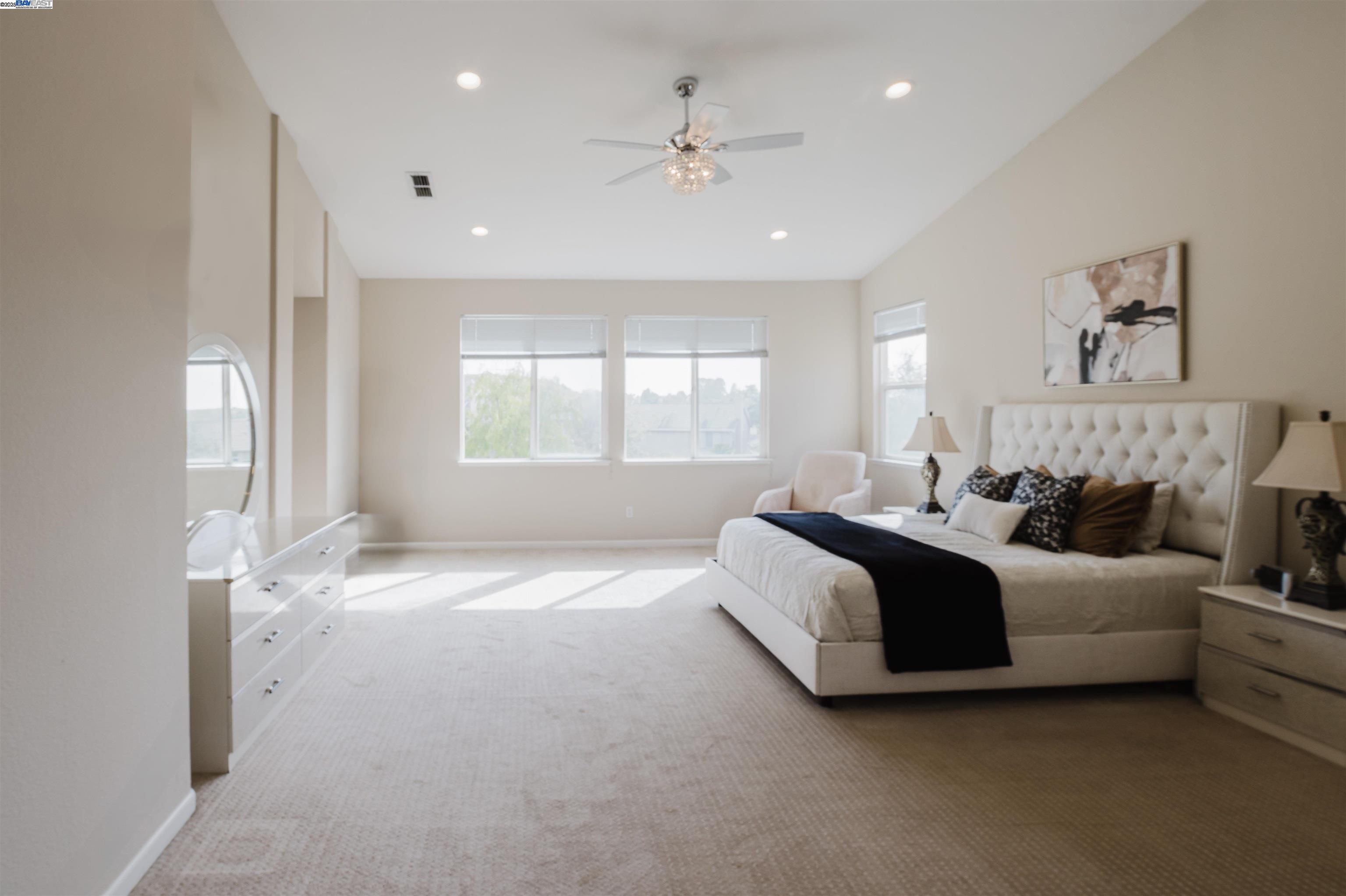 Detail Gallery Image 21 of 38 For 25657 Crestfield Dr, Castro Valley,  CA 94552 - 5 Beds | 3 Baths