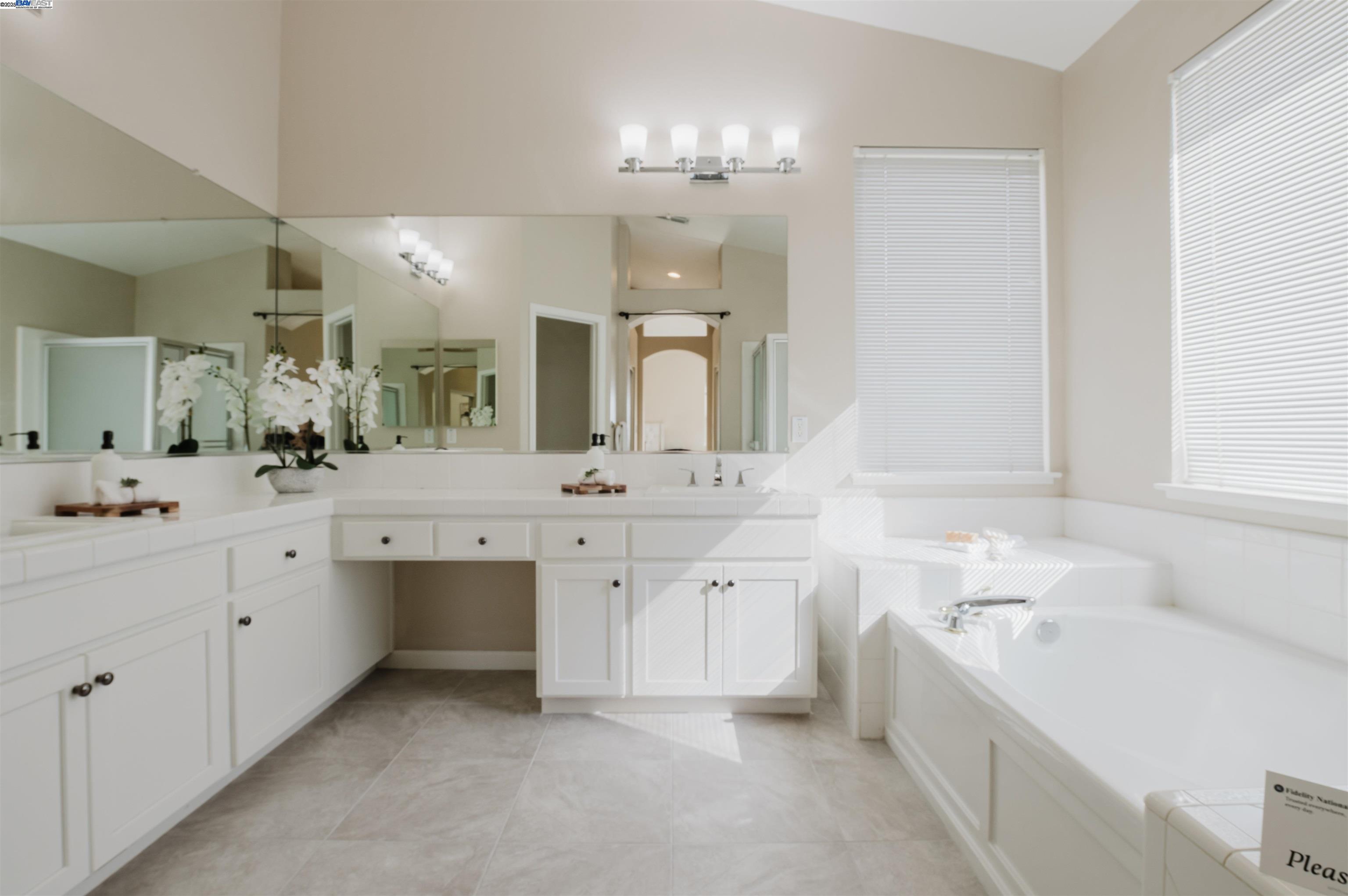 Detail Gallery Image 23 of 38 For 25657 Crestfield Dr, Castro Valley,  CA 94552 - 5 Beds | 3 Baths