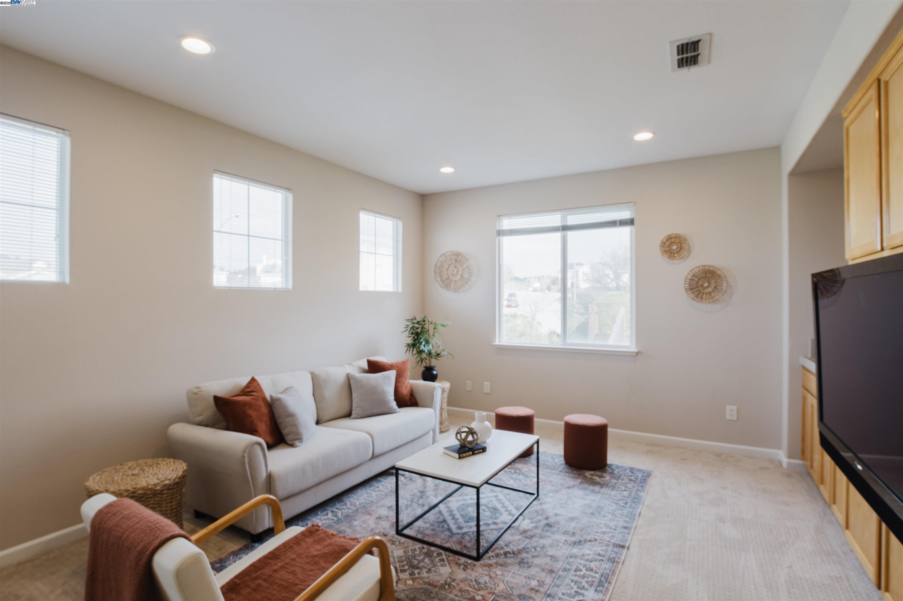 Detail Gallery Image 30 of 38 For 25657 Crestfield Dr, Castro Valley,  CA 94552 - 5 Beds | 3 Baths