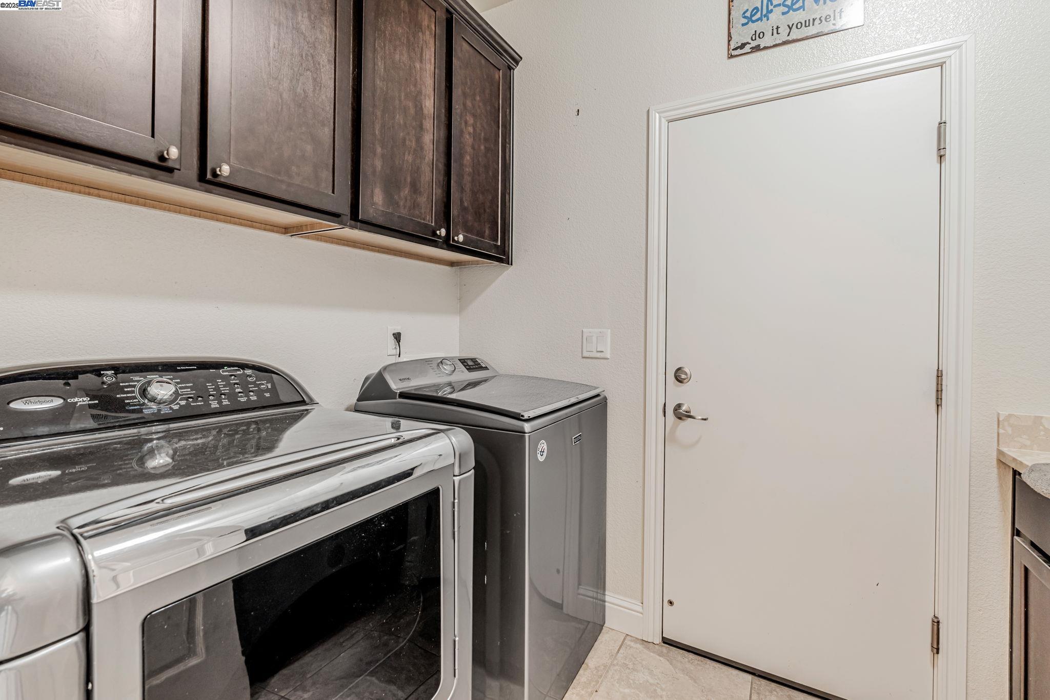 Detail Gallery Image 18 of 27 For 2491 Redbud Way, Manteca,  CA 95336 - 3 Beds | 2 Baths