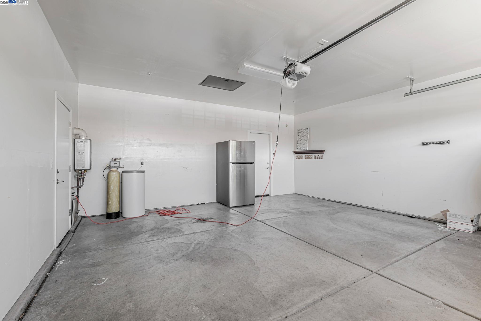 Detail Gallery Image 19 of 27 For 2491 Redbud Way, Manteca,  CA 95336 - 3 Beds | 2 Baths