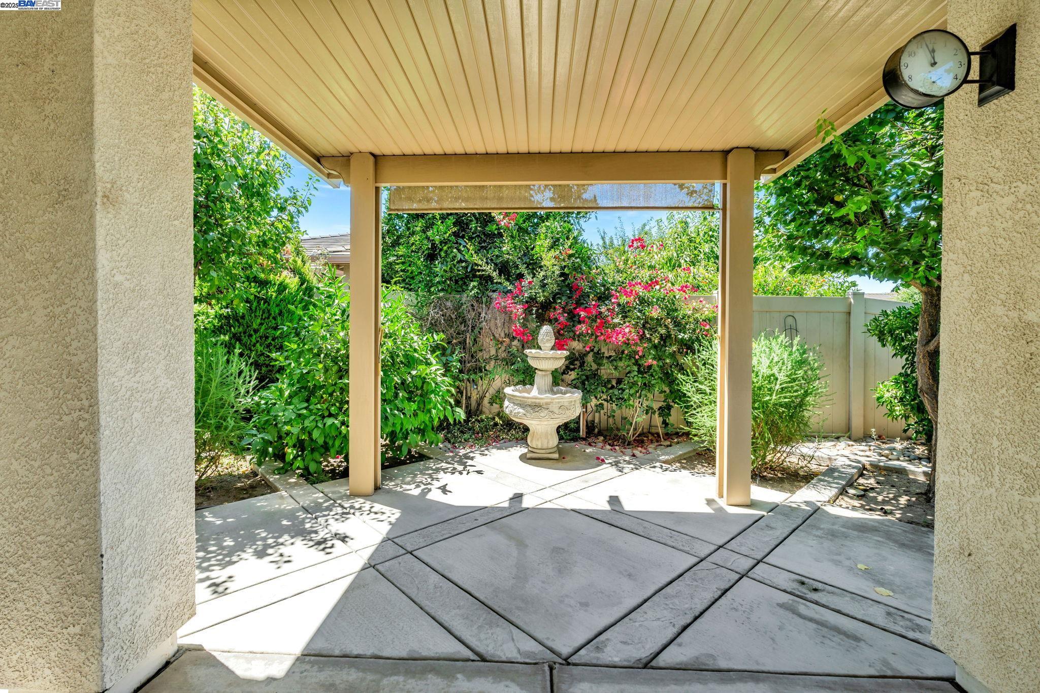 Detail Gallery Image 20 of 27 For 2491 Redbud Way, Manteca,  CA 95336 - 3 Beds | 2 Baths