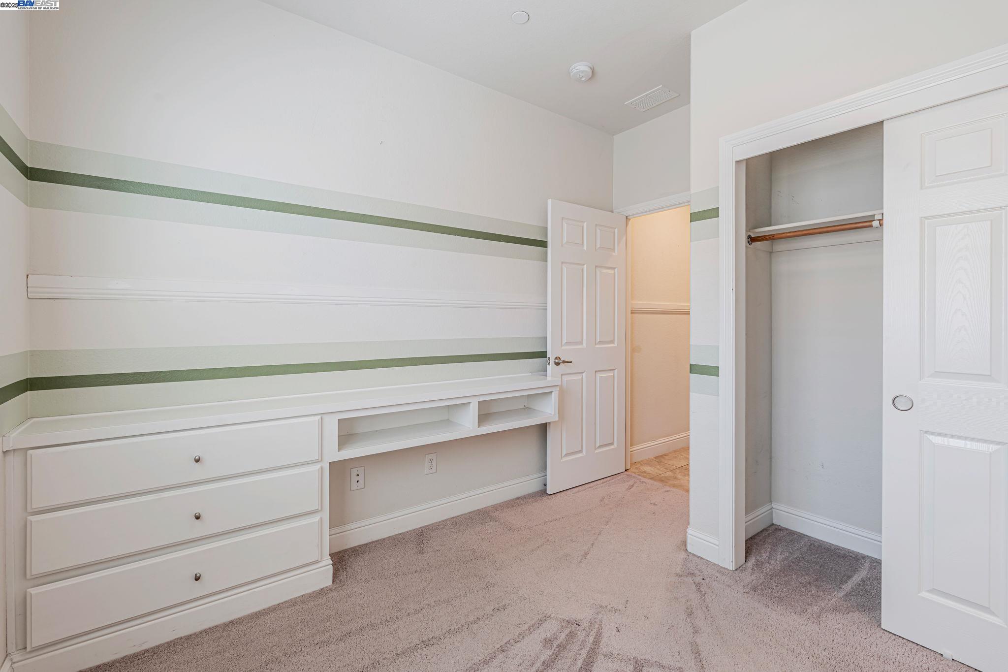 Detail Gallery Image 10 of 27 For 2491 Redbud Way, Manteca,  CA 95336 - 3 Beds | 2 Baths