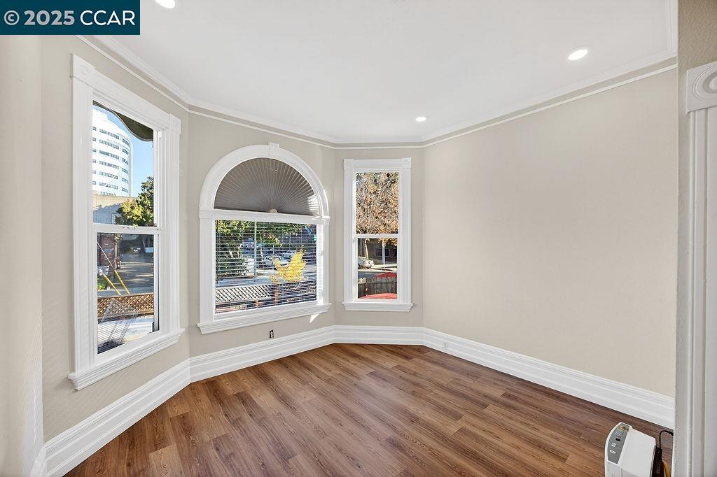 Detail Gallery Image 2 of 18 For 3229 Elm 1a,  Oakland,  CA 94609 - 2 Beds | 1 Baths