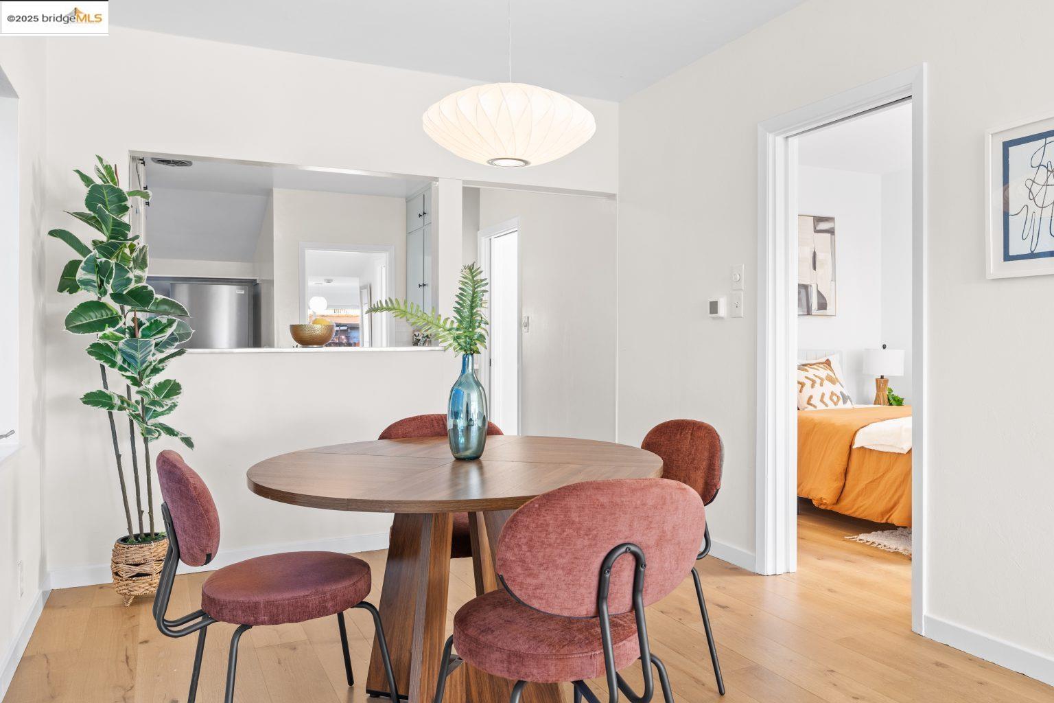 Detail Gallery Image 13 of 41 For 1241 Park Ave, Alameda,  CA 94501 - 2 Beds | 1 Baths