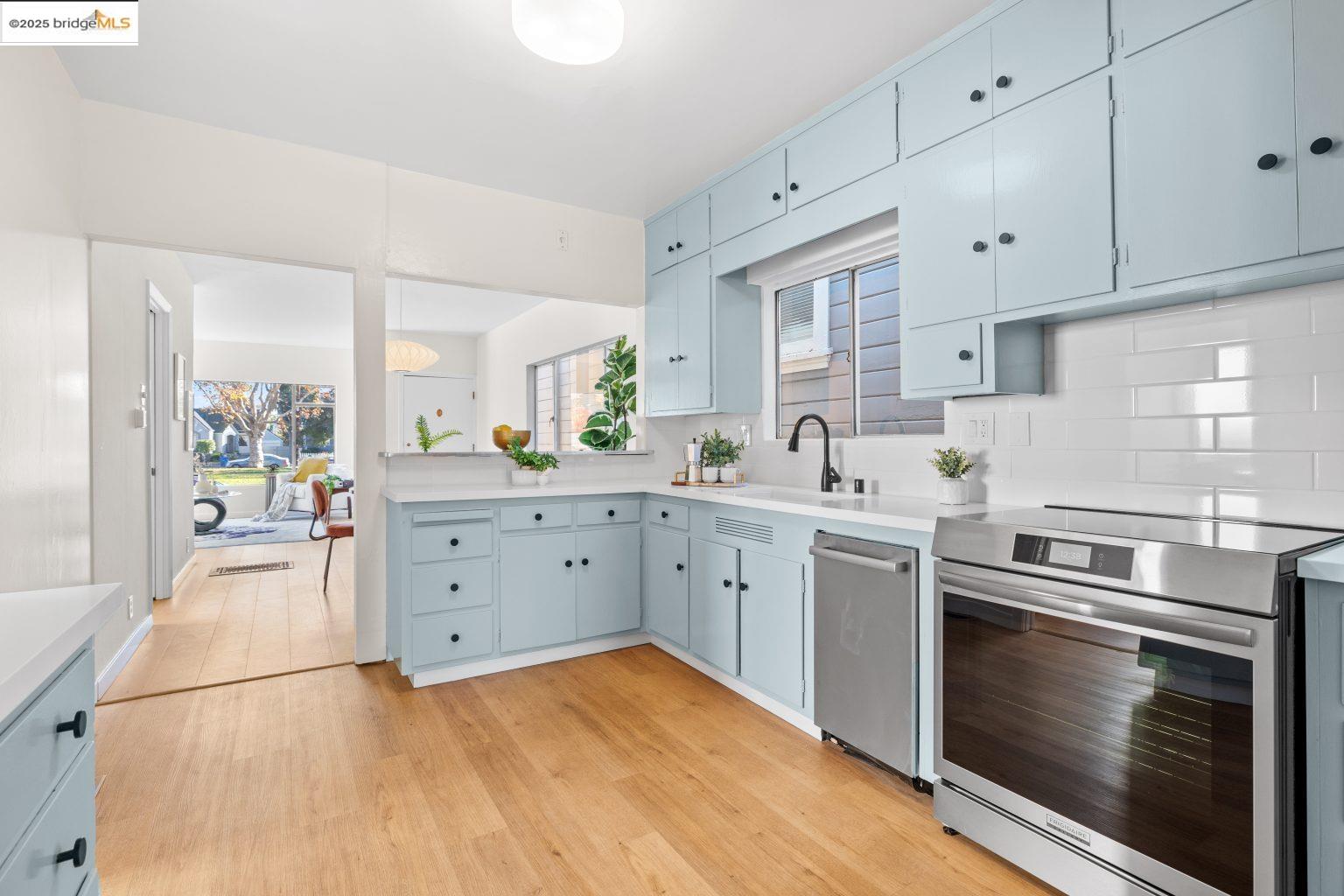 Detail Gallery Image 16 of 41 For 1241 Park Ave, Alameda,  CA 94501 - 2 Beds | 1 Baths