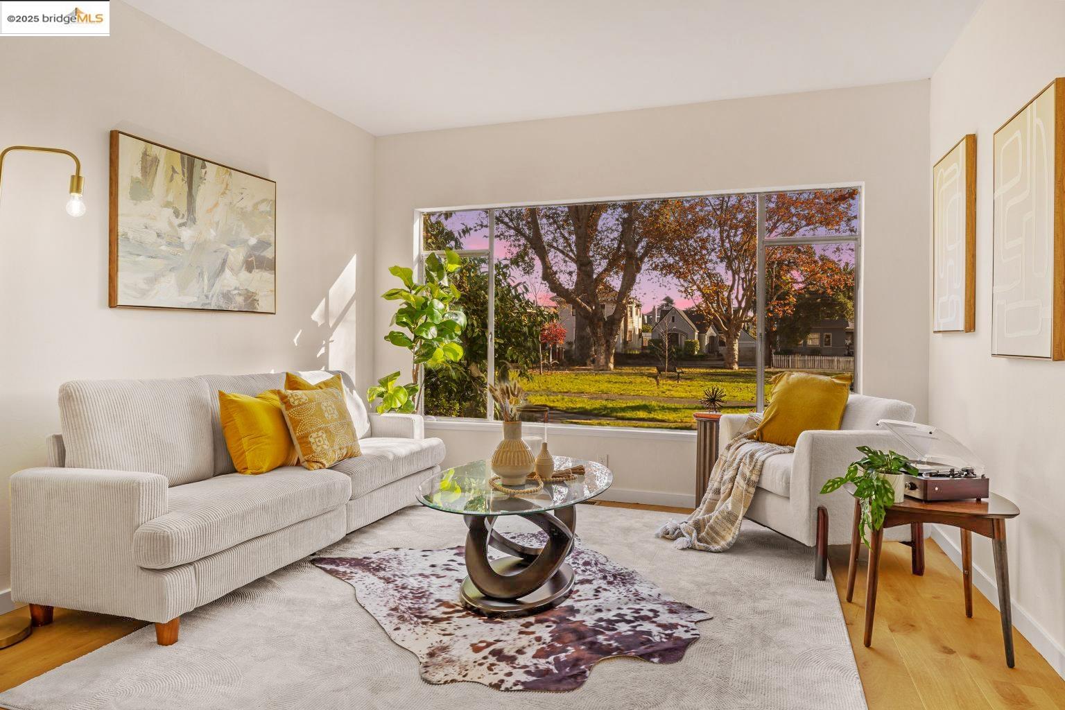 Detail Gallery Image 3 of 41 For 1241 Park Ave, Alameda,  CA 94501 - 2 Beds | 1 Baths