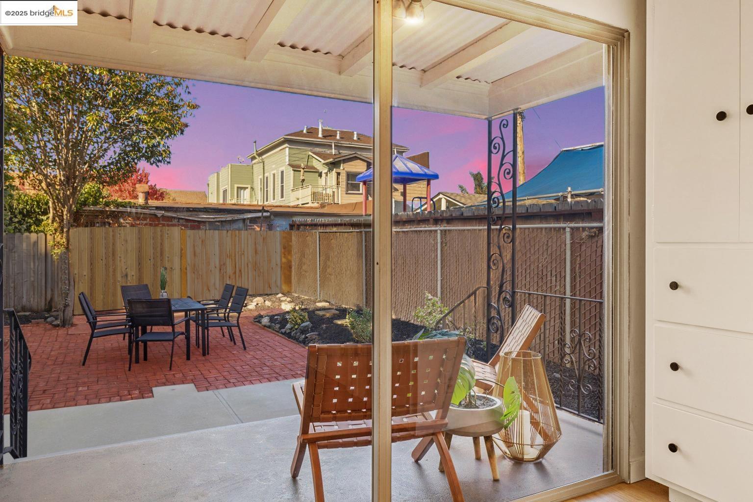 Detail Gallery Image 33 of 41 For 1241 Park Ave, Alameda,  CA 94501 - 2 Beds | 1 Baths