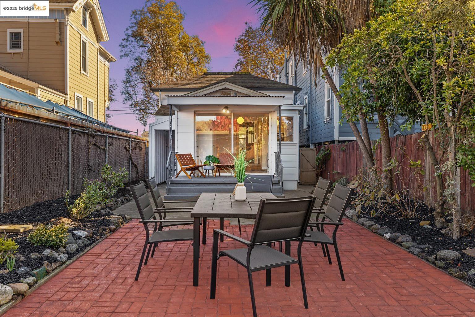 Detail Gallery Image 36 of 41 For 1241 Park Ave, Alameda,  CA 94501 - 2 Beds | 1 Baths