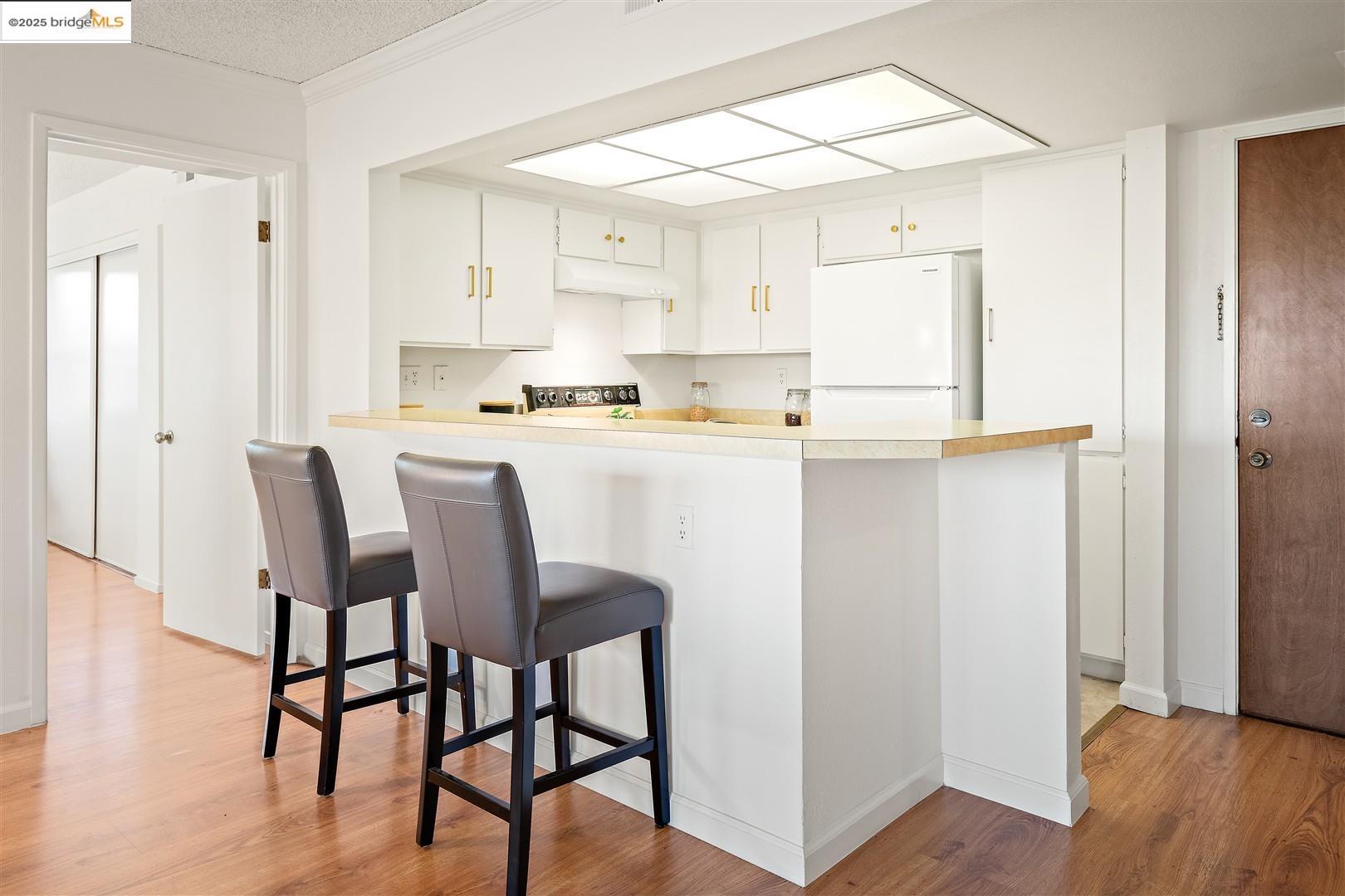 Photo #2: 41119164 Listing: Photo #2