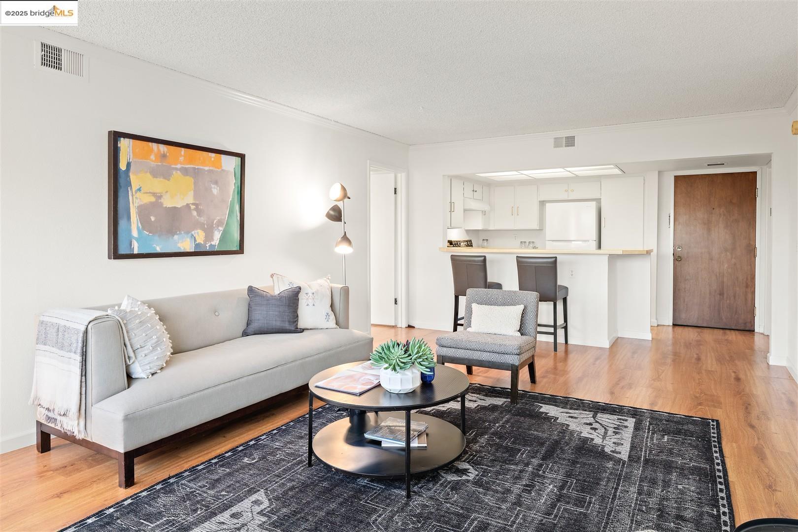 Photo #5: 41119164 Listing: Photo #5