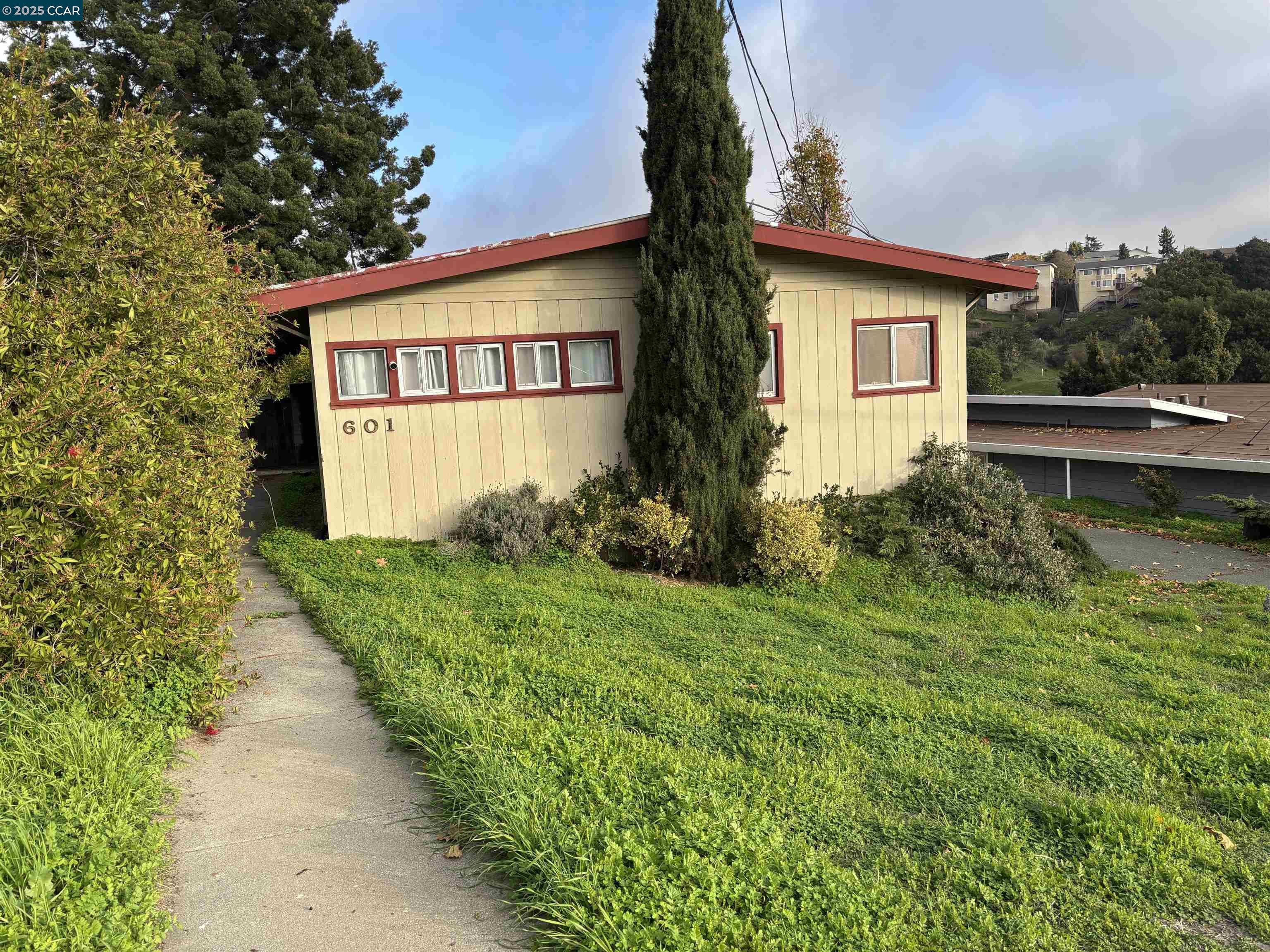 Detail Gallery Image 2 of 6 For 601 Napa Ave, Rodeo,  CA 94572 - 4 Beds | 2/1 Baths