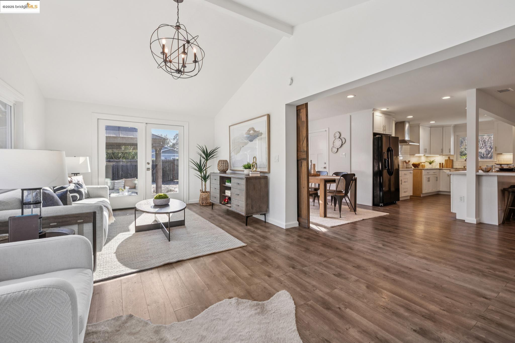 Detail Gallery Image 15 of 43 For 1918 Marguerite Ave, Pleasant Hill,  CA 94523 - 3 Beds | 3 Baths